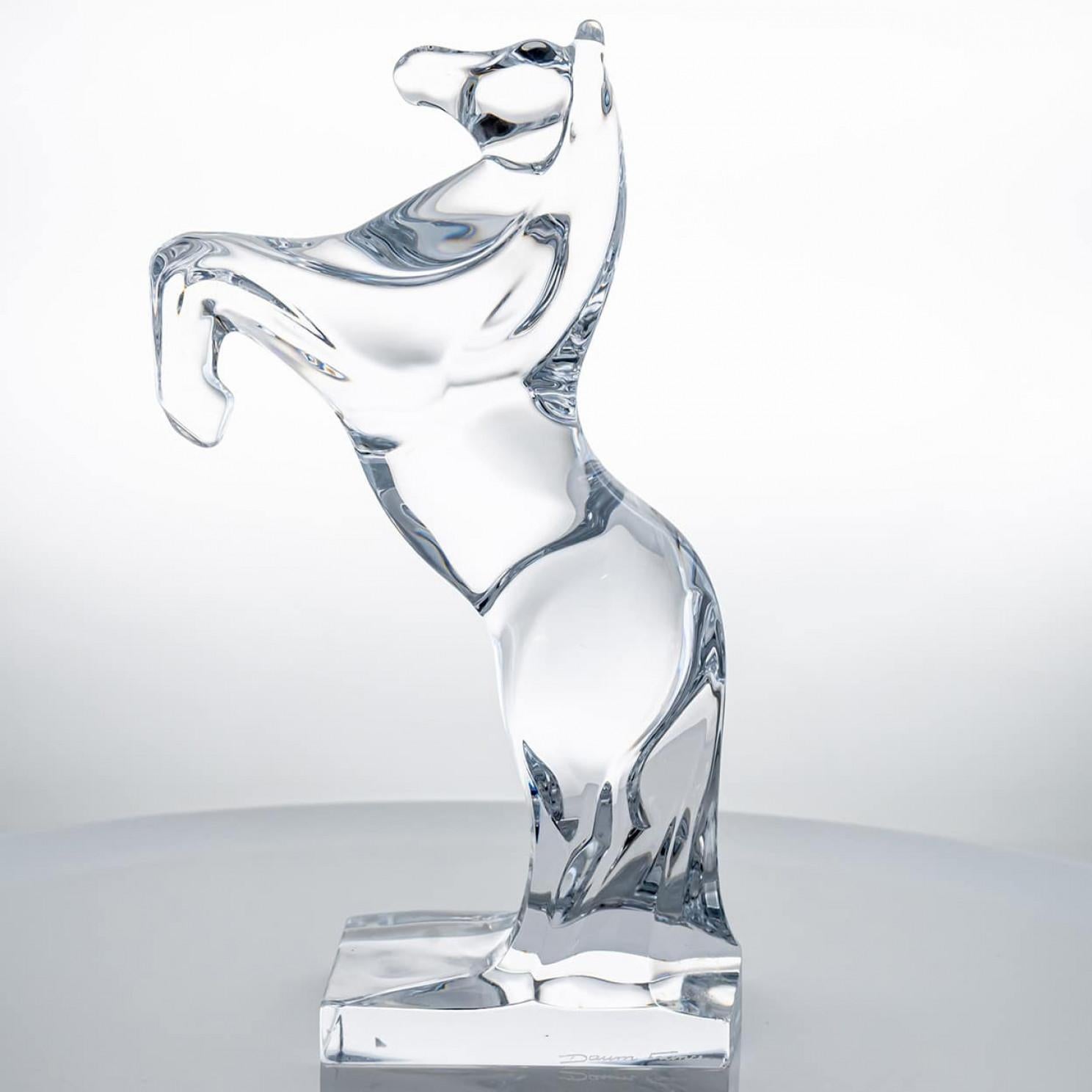 Set of 2 Baccarat Rearing Horses by Allison Hawkes, Clear Crystal, France (21. Jahrhundert und zeitgenössisch) im Angebot