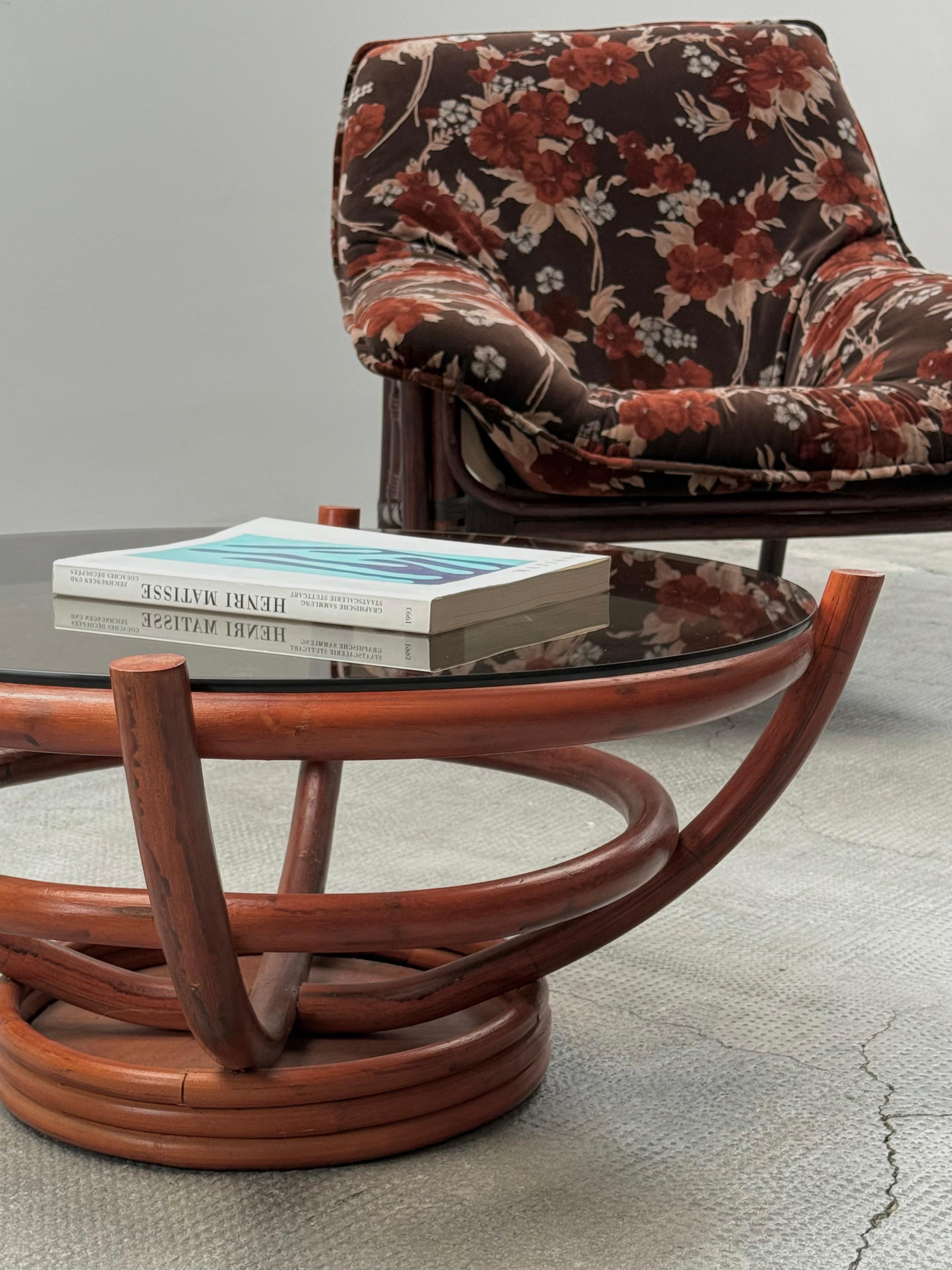ENSEMBLE DE 2 CHAISES EN BAMBOU AVEC TISSU FLORAL ET TABLE À CAFÉ, ITALIE 1970 en vente 4