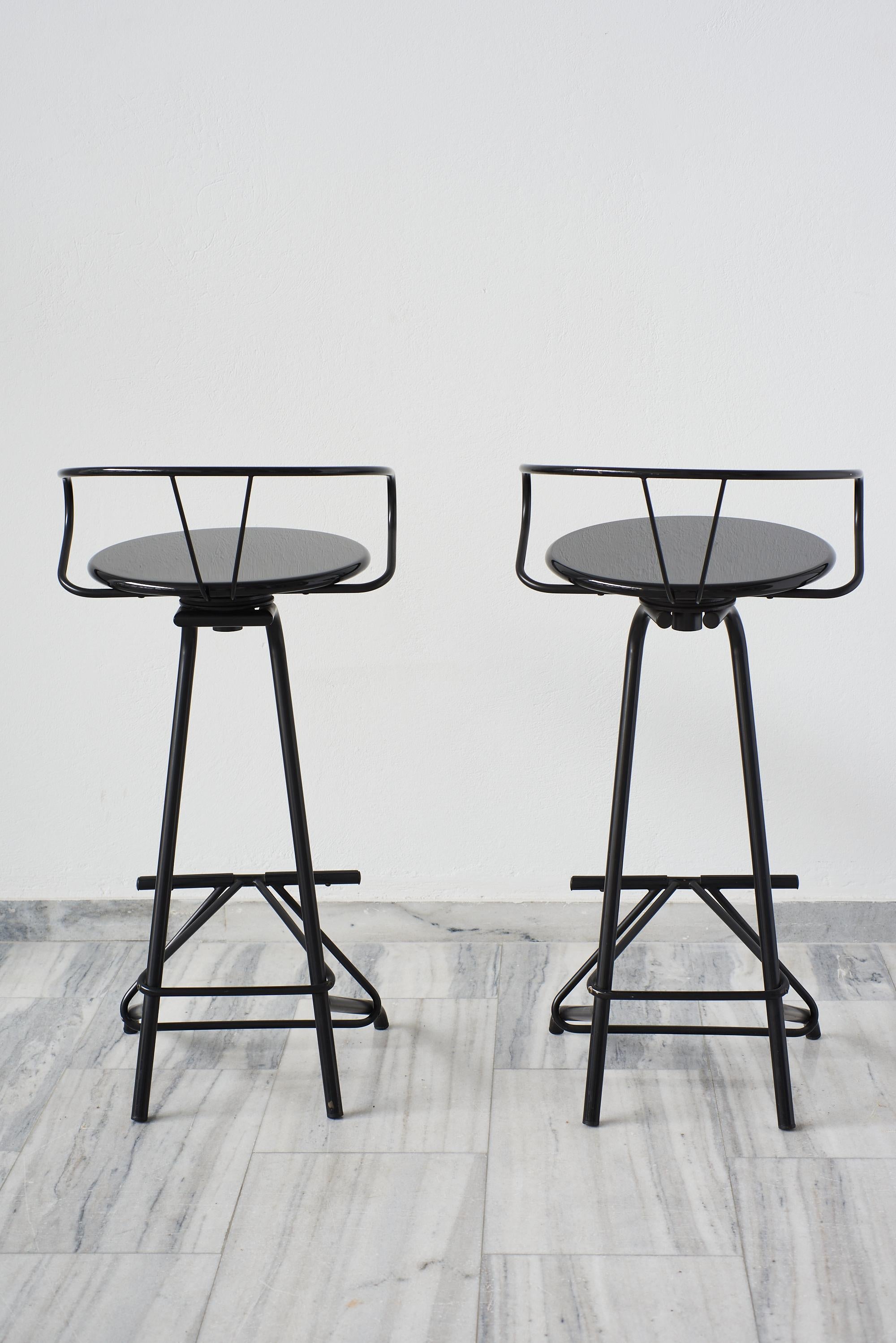 Lacquered Set of 2 Bar stools, black lacquer, black metal.Italy 1980s. For Sale