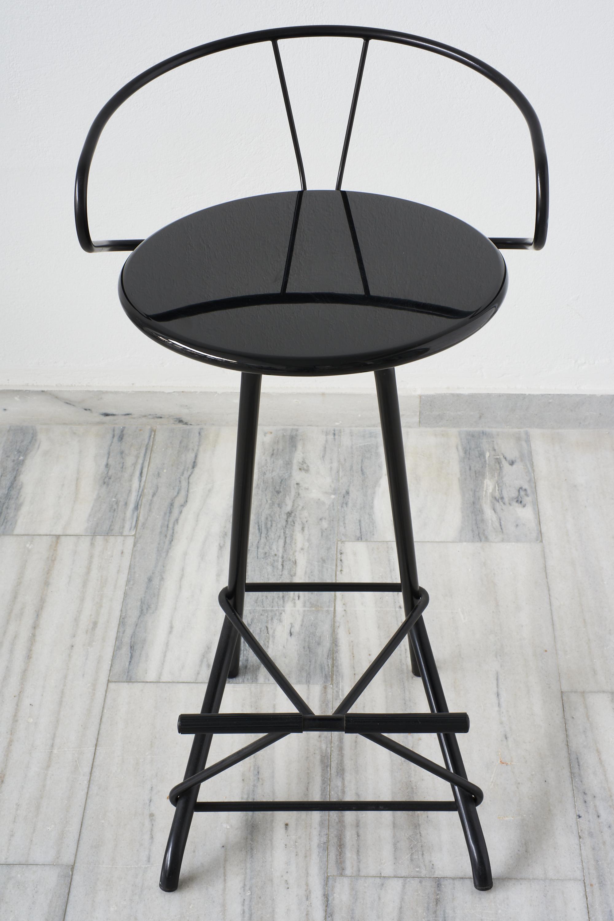 Late 20th Century Set of 2 Bar stools, black lacquer, black metal.Italy 1980s. For Sale