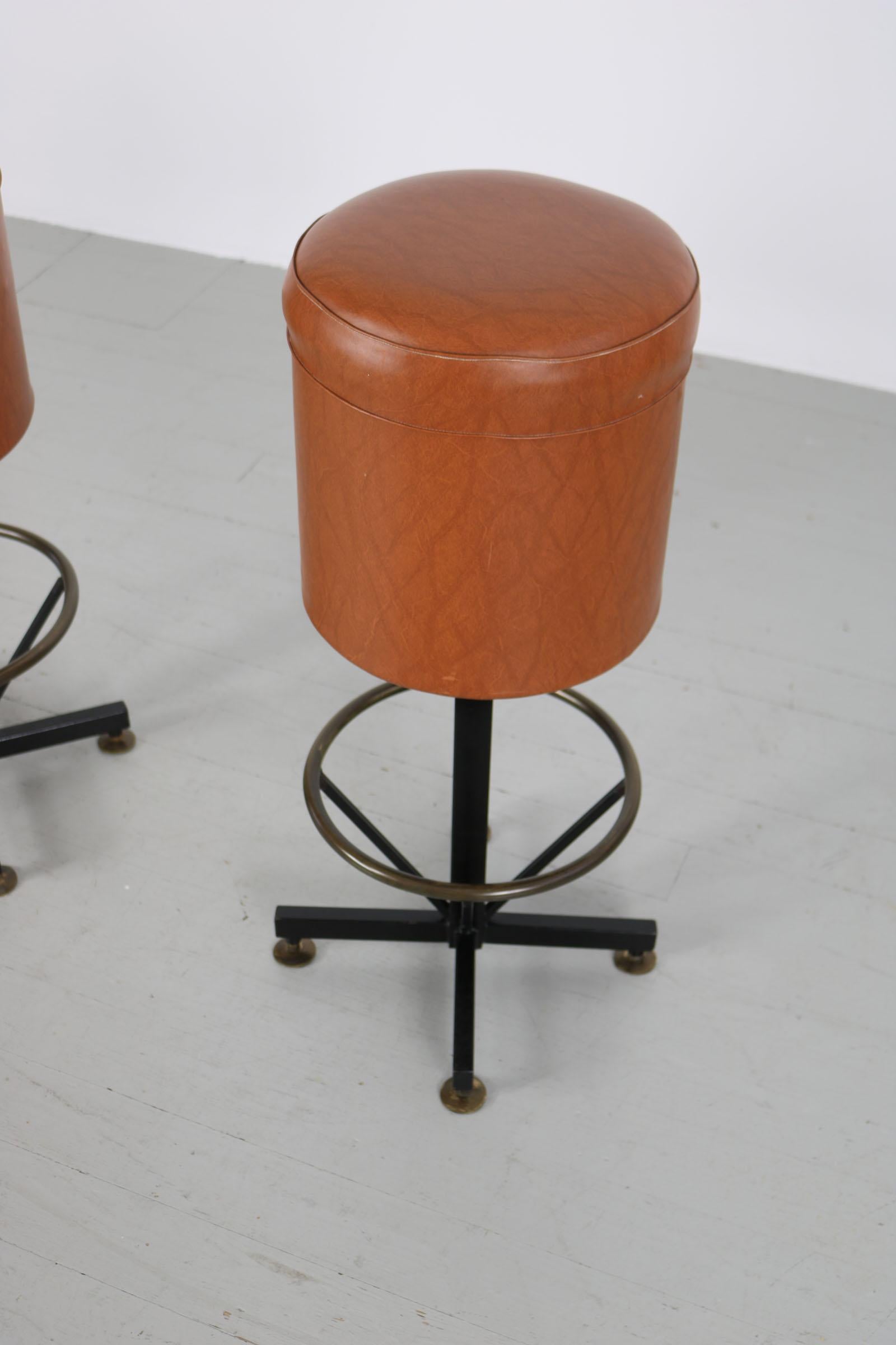 Set of 2 Barstools with Brown Leatherette Cover, Italy, 1960s In Good Condition In Wolfurt, AT
