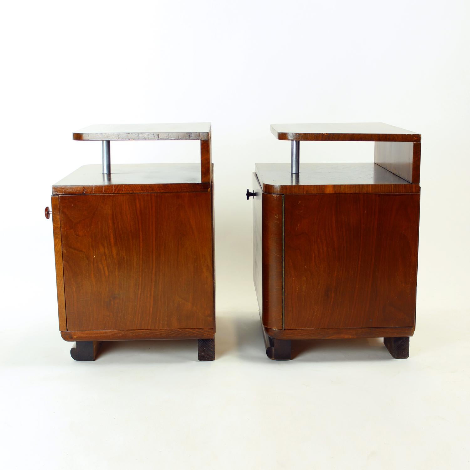 Set Of 2 Bauhaus Bedside Tables, Czechoslovakia 1950s For Sale 5