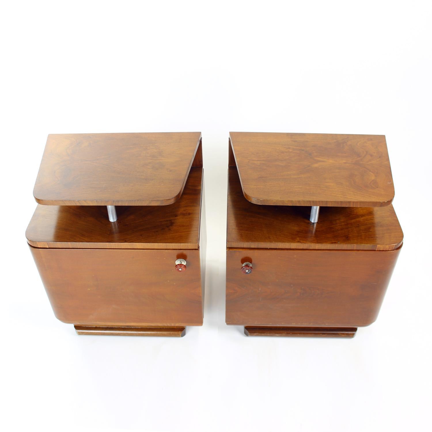 Set Of 2 Bauhaus Bedside Tables, Czechoslovakia 1950s For Sale 2