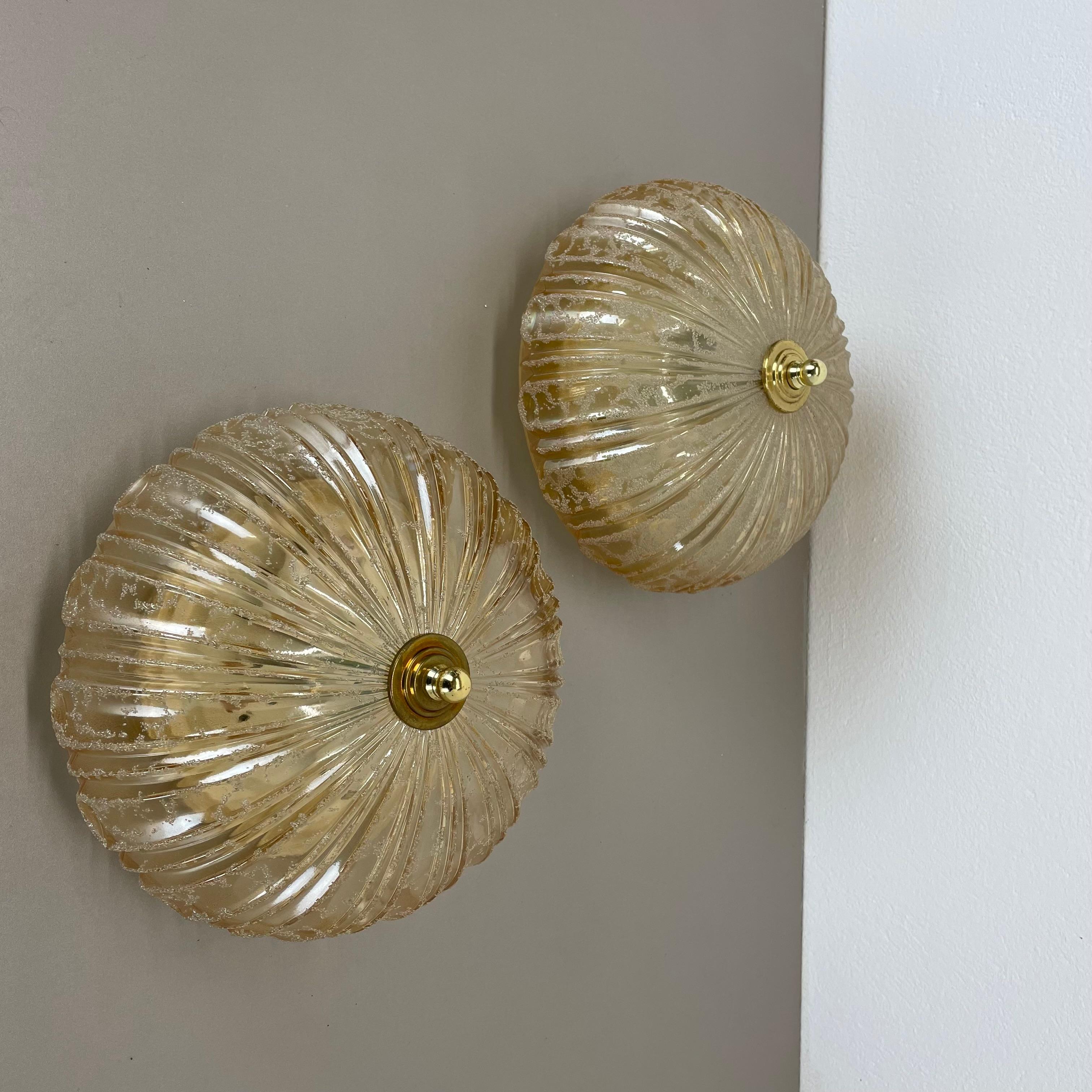 set of 2 beautiful 27cm textured amber glass Wall ceiling Lights, Germany, 1970s In Good Condition For Sale In Kirchlengern, DE