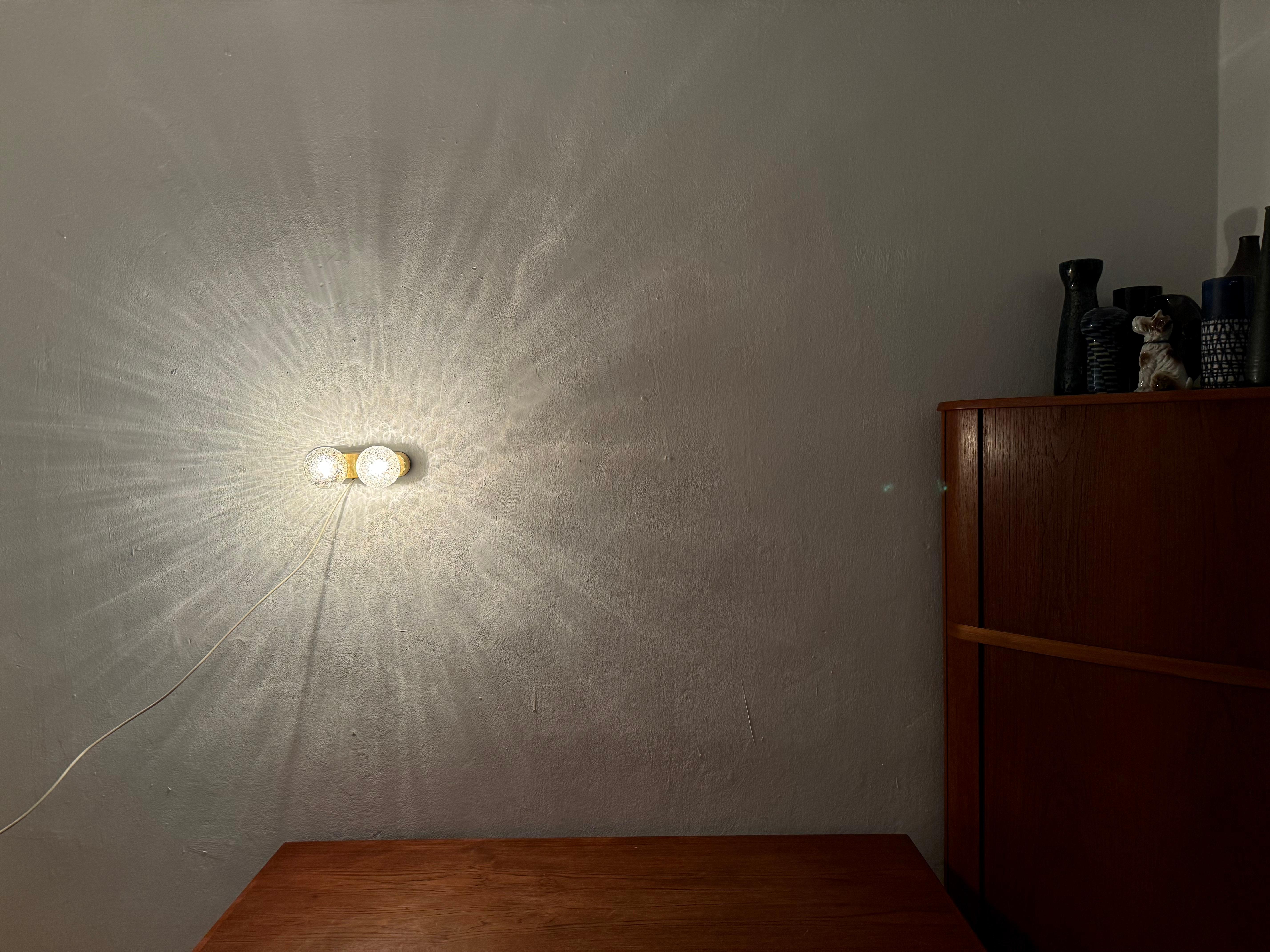 Juego de 2 preciosas lámparas de pared de cristal Ice de Doria en venta 3