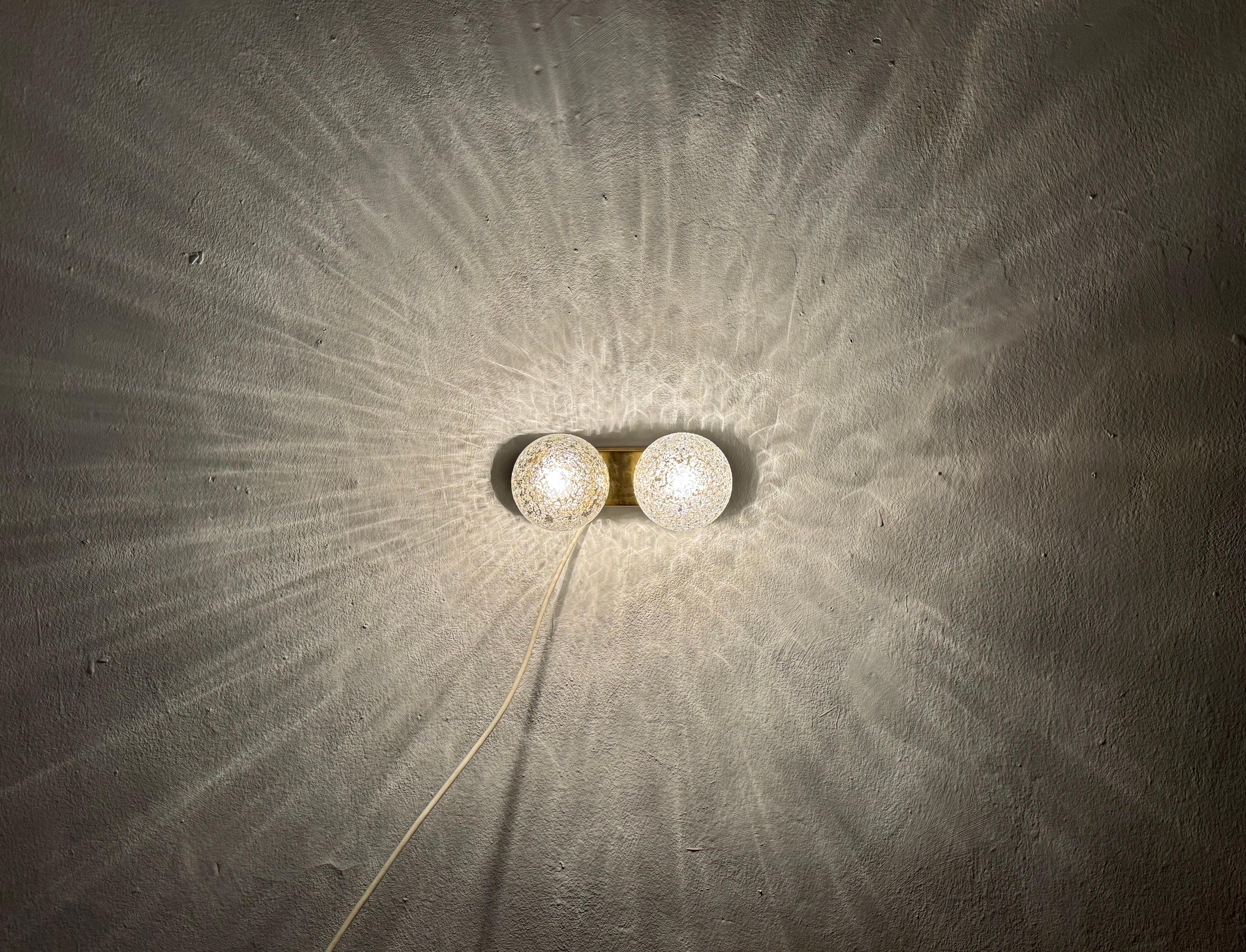 Juego de 2 preciosas lámparas de pared de cristal Ice de Doria en venta 1