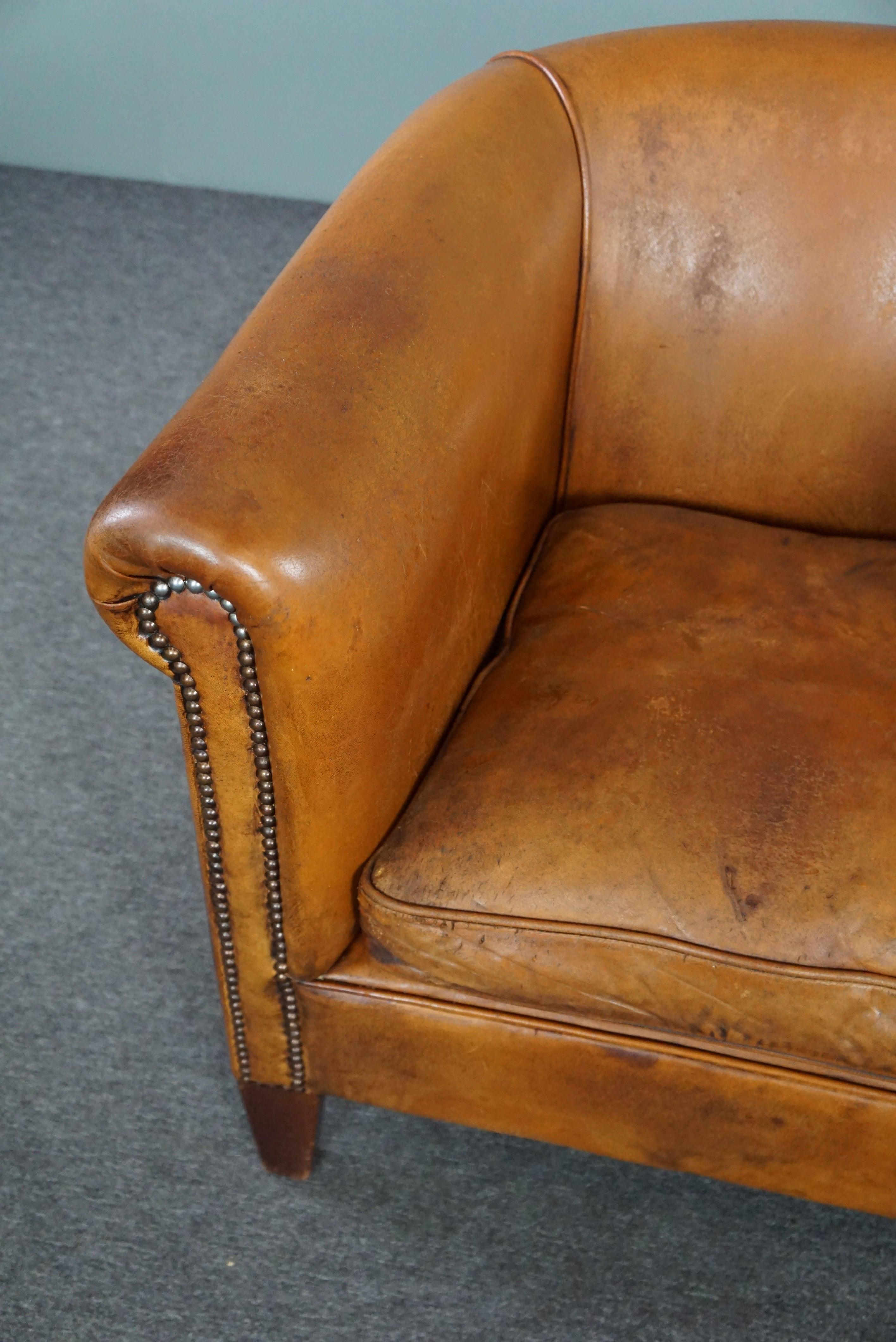 Leather Set of 2 beautiful sheep leather club chairs For Sale