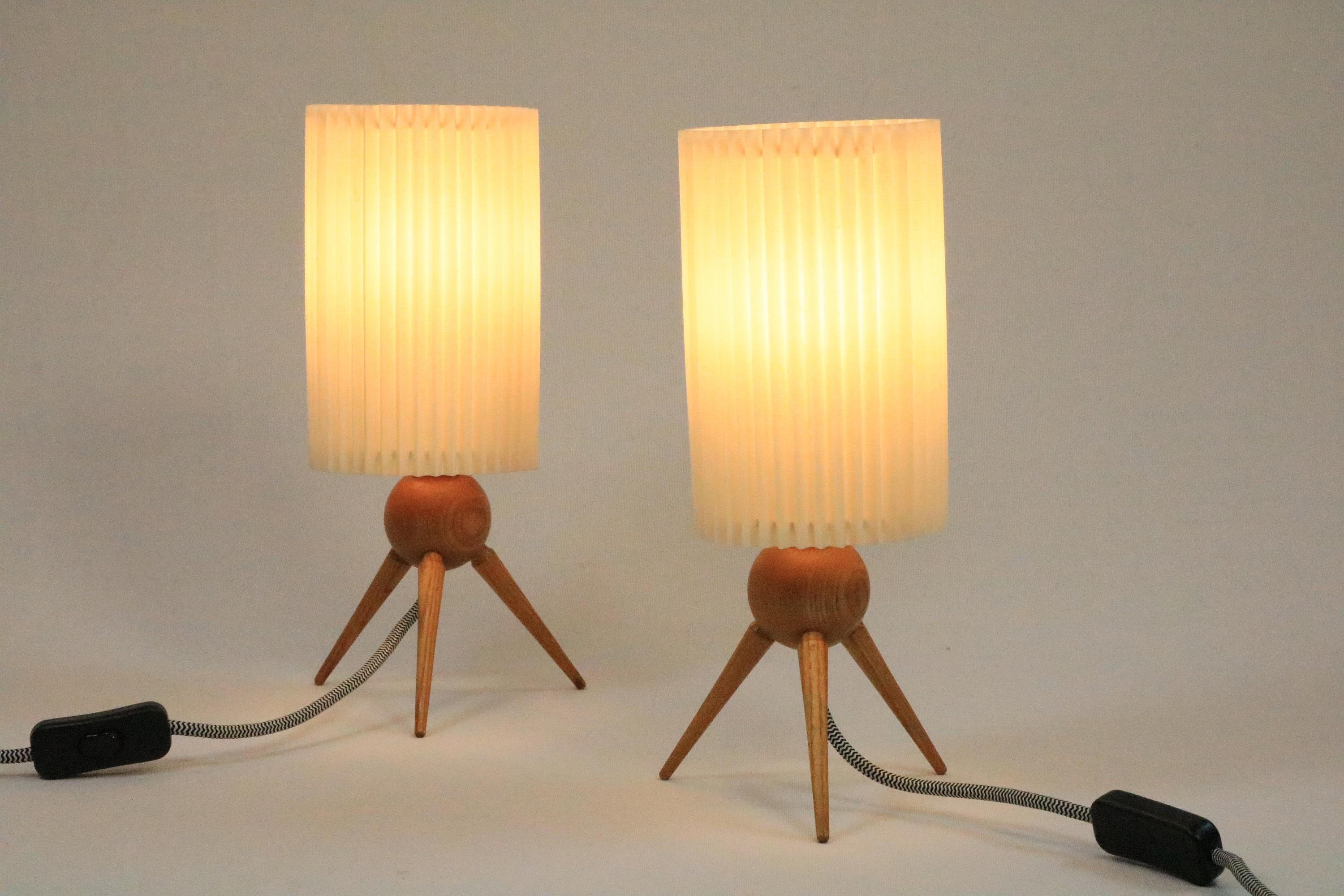 Mid-Century Modern Set of 2 Beautiful Small Table Lamps, Germany, Tripod, 1950s For Sale