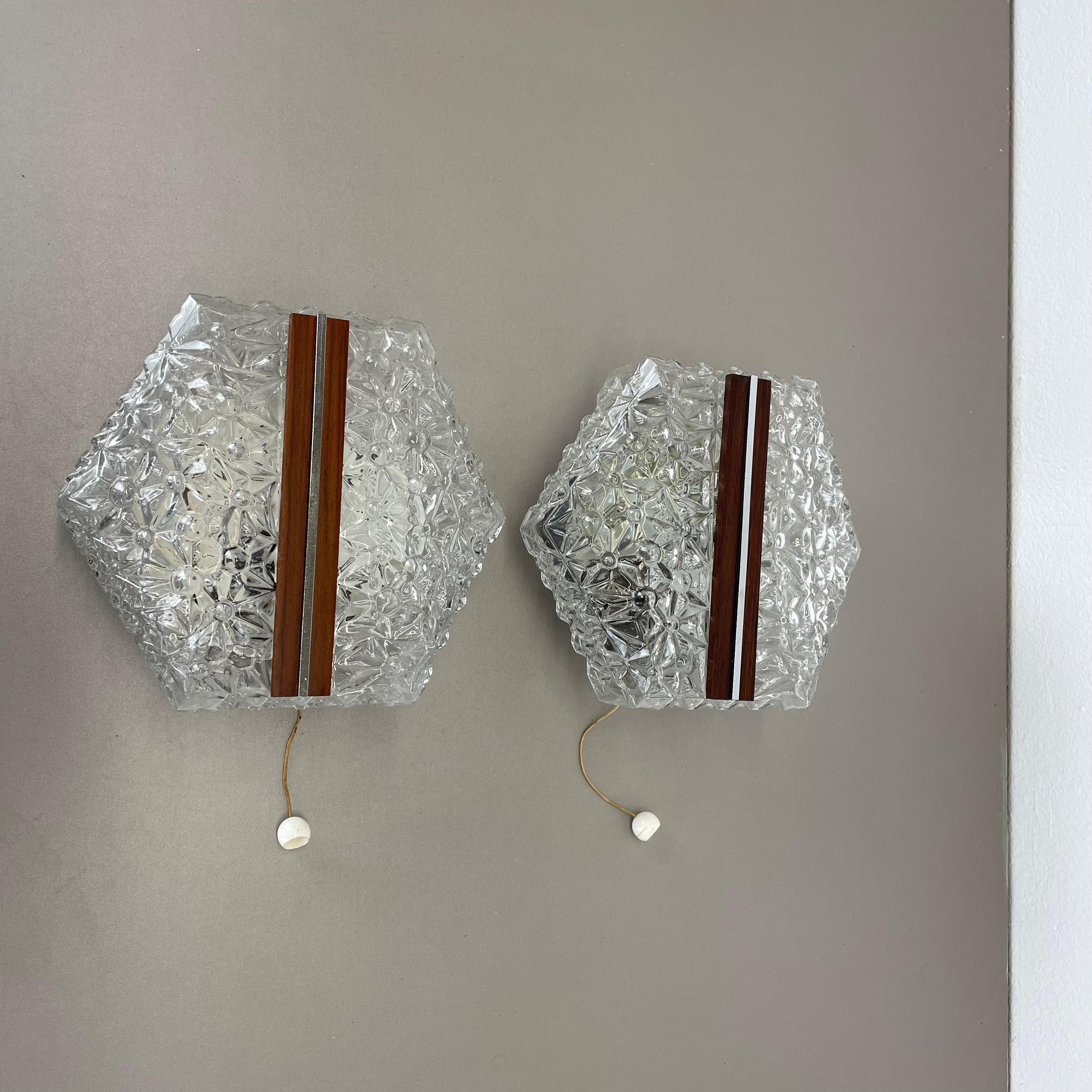 Mid-Century Modern set of 2 beautiful textured glass and teak Wall Light Sconce, Germany, 1970s For Sale