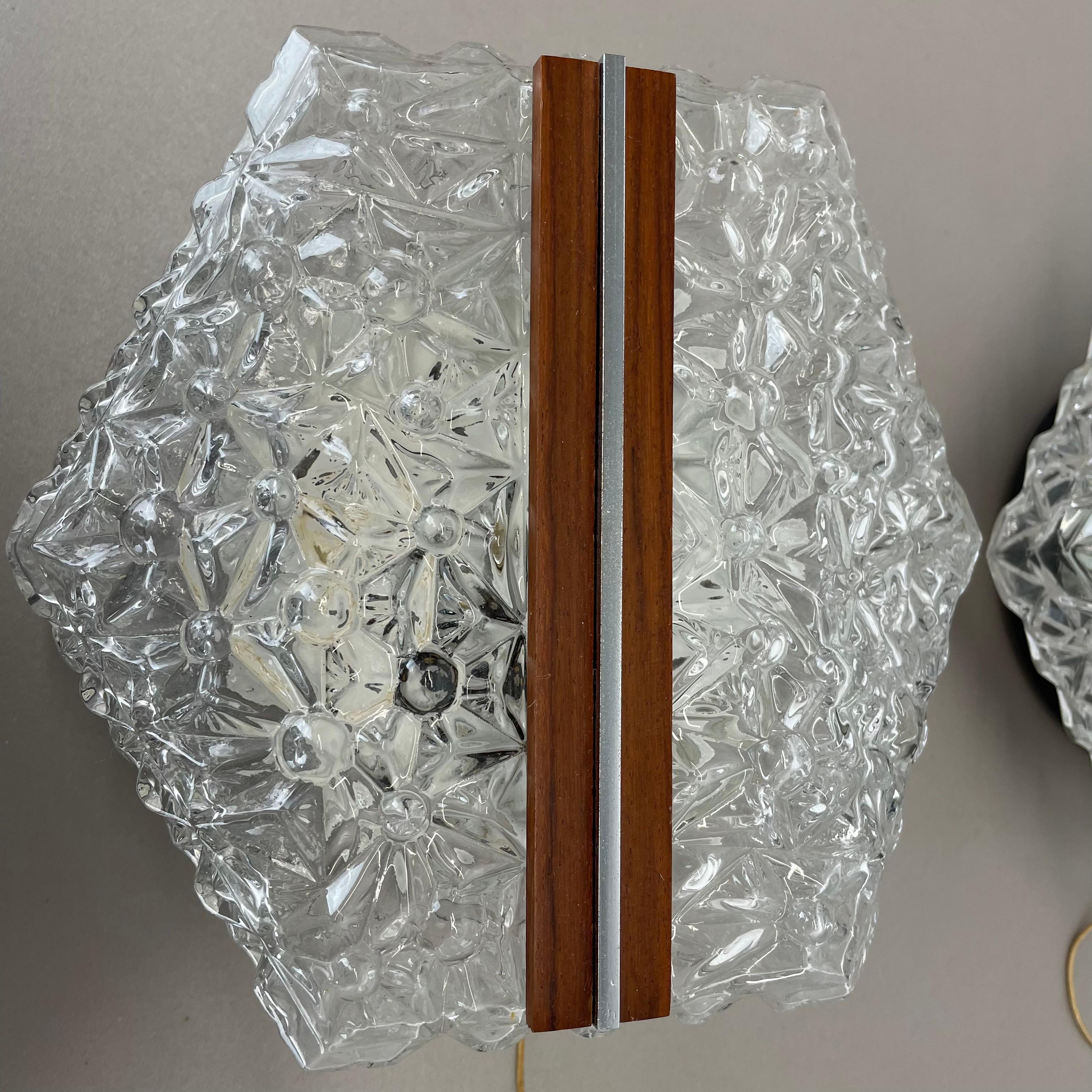 set of 2 beautiful textured glass and teak Wall Light Sconce, Germany, 1970s For Sale 1
