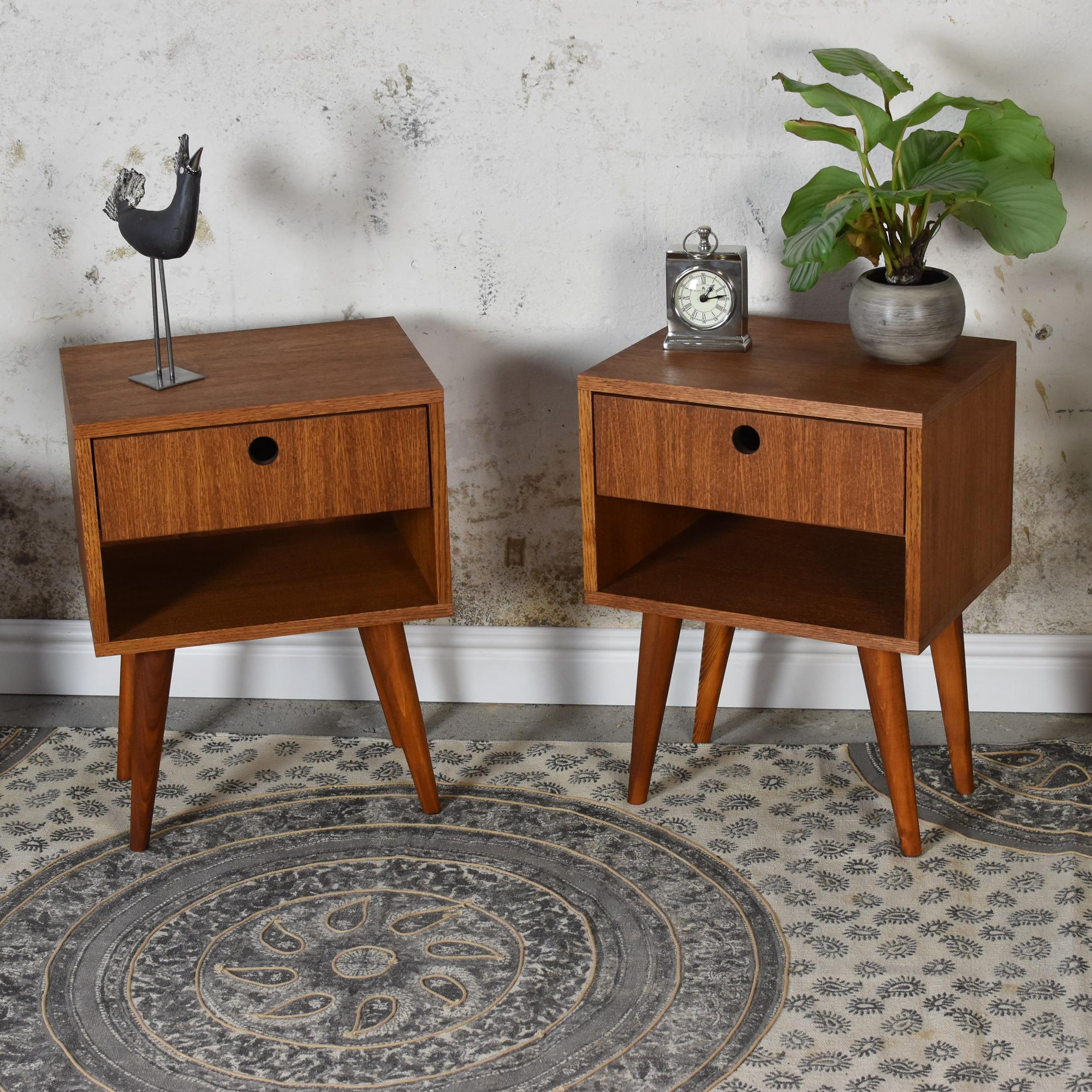 Set Of 2 Bedie + Large Bedstands by Pastform
Dimensions: D 35 x W 45 x H 60 cm.
Materials: Stained and varnished wood.

Available in different wood color finishes: Whiskey, Rum, BPA, Nobel, Brandy, Schwarz, Cognac, Dunkelbraun, Honig, and Natura.