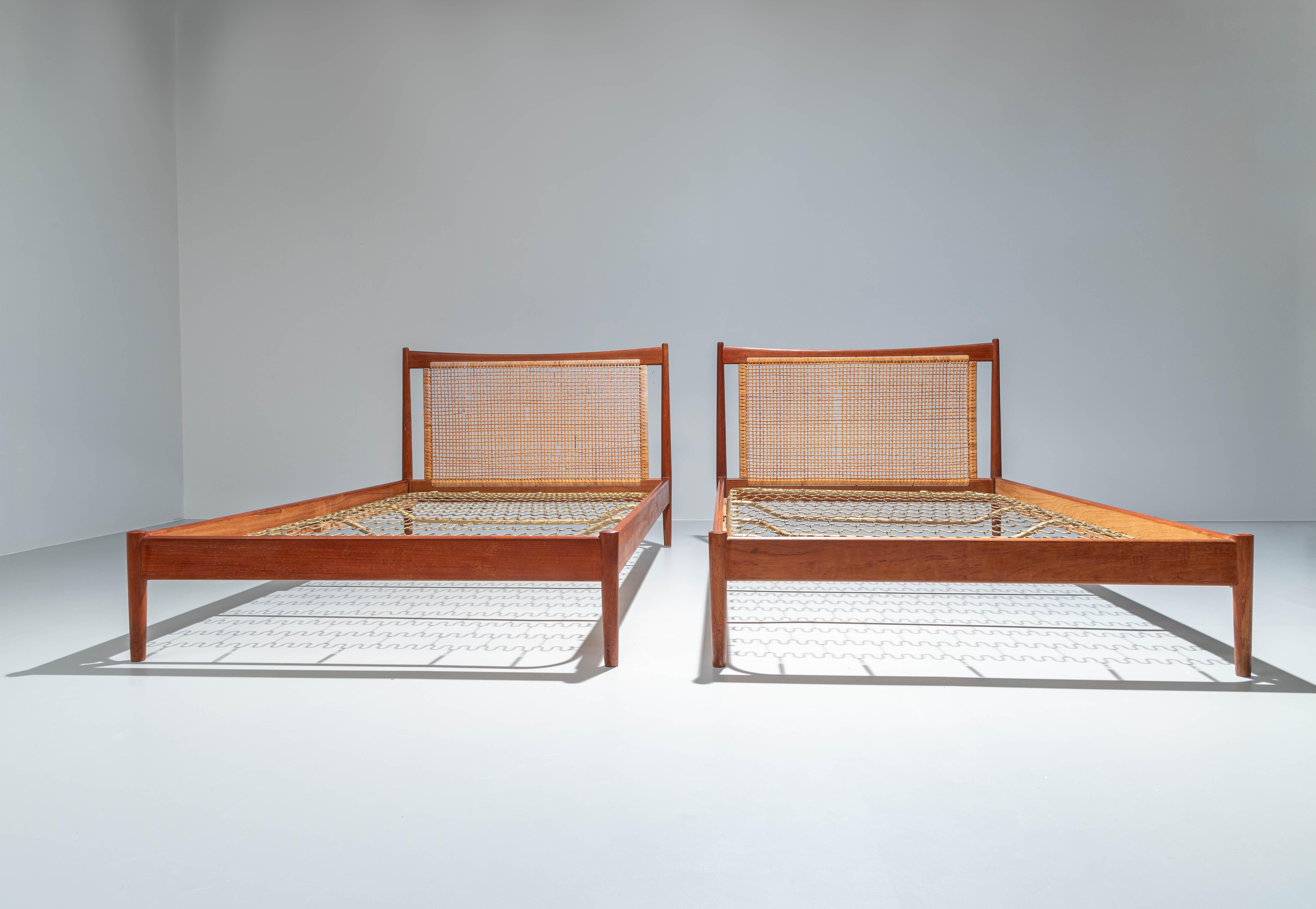 old vono beds