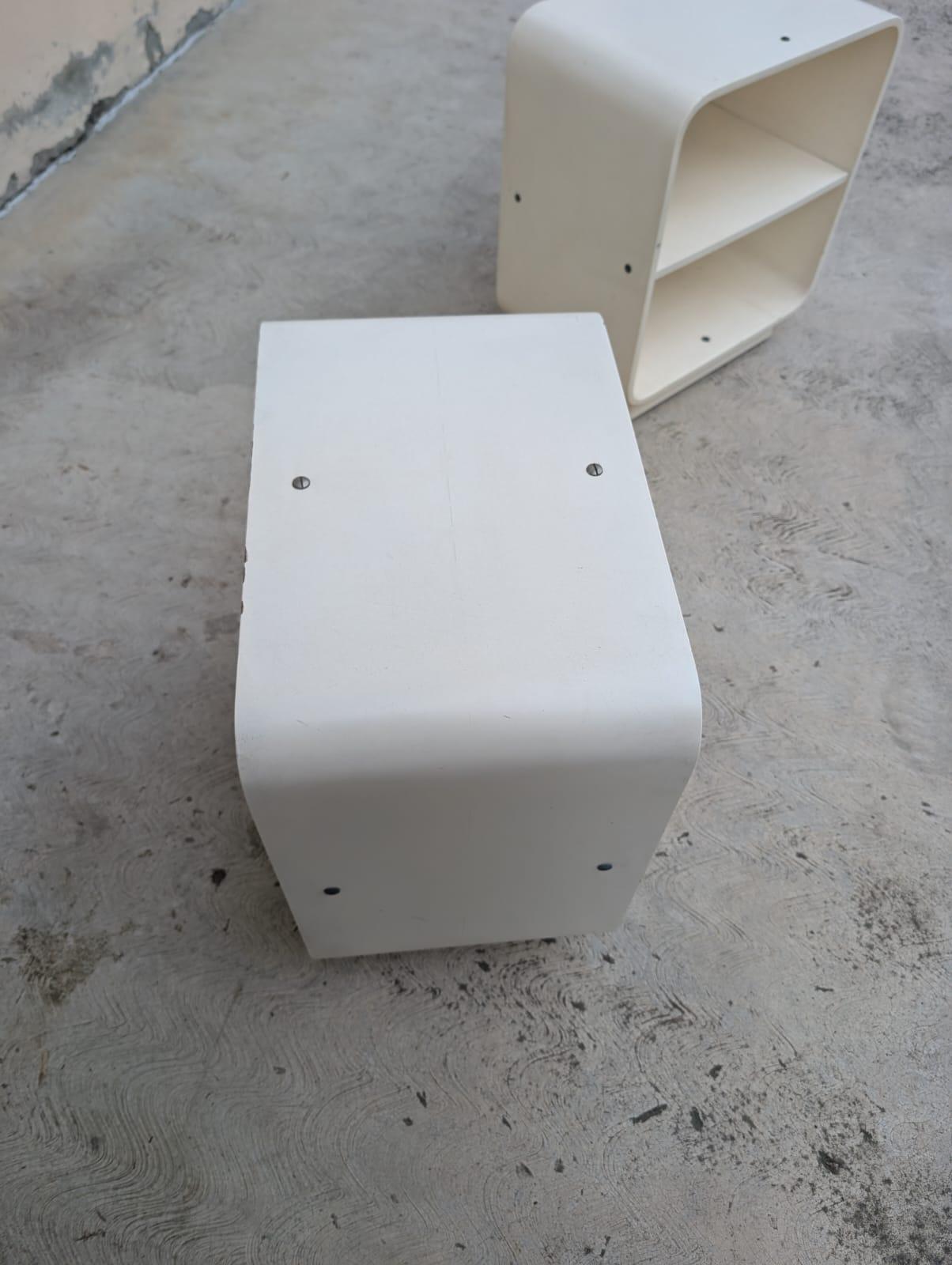 Italian Ensemble de 2 tables de chevet par Carlo de Carli, années 60 en vente