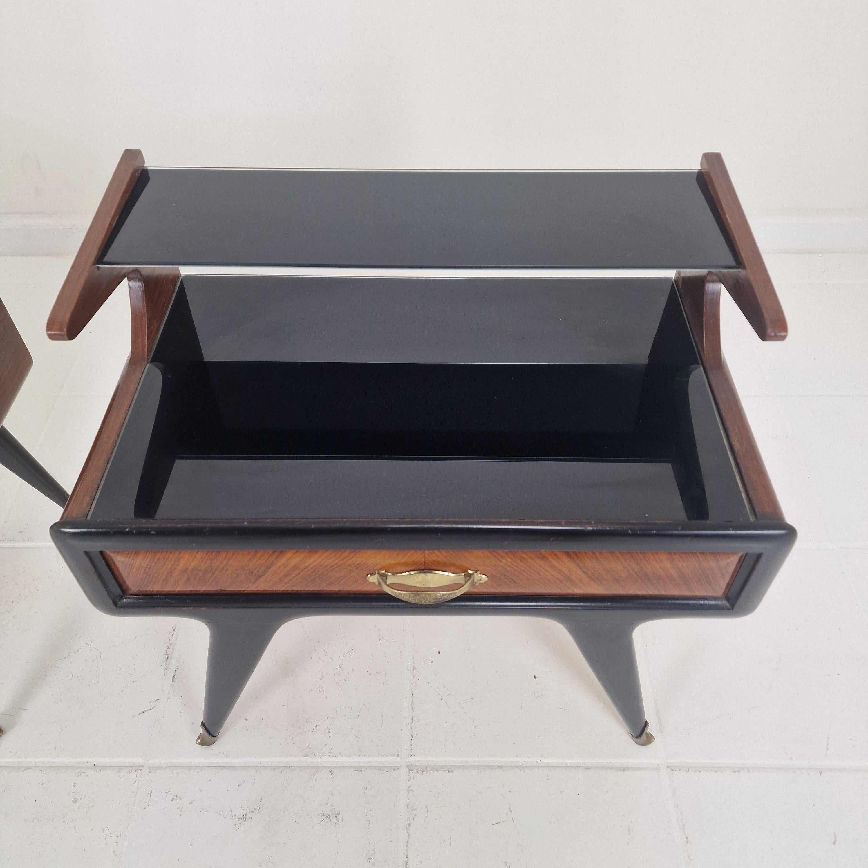 Set of 2 Bedside Tables or Nightstands in the style of Paolo Buffa, Italy 1950's For Sale 2