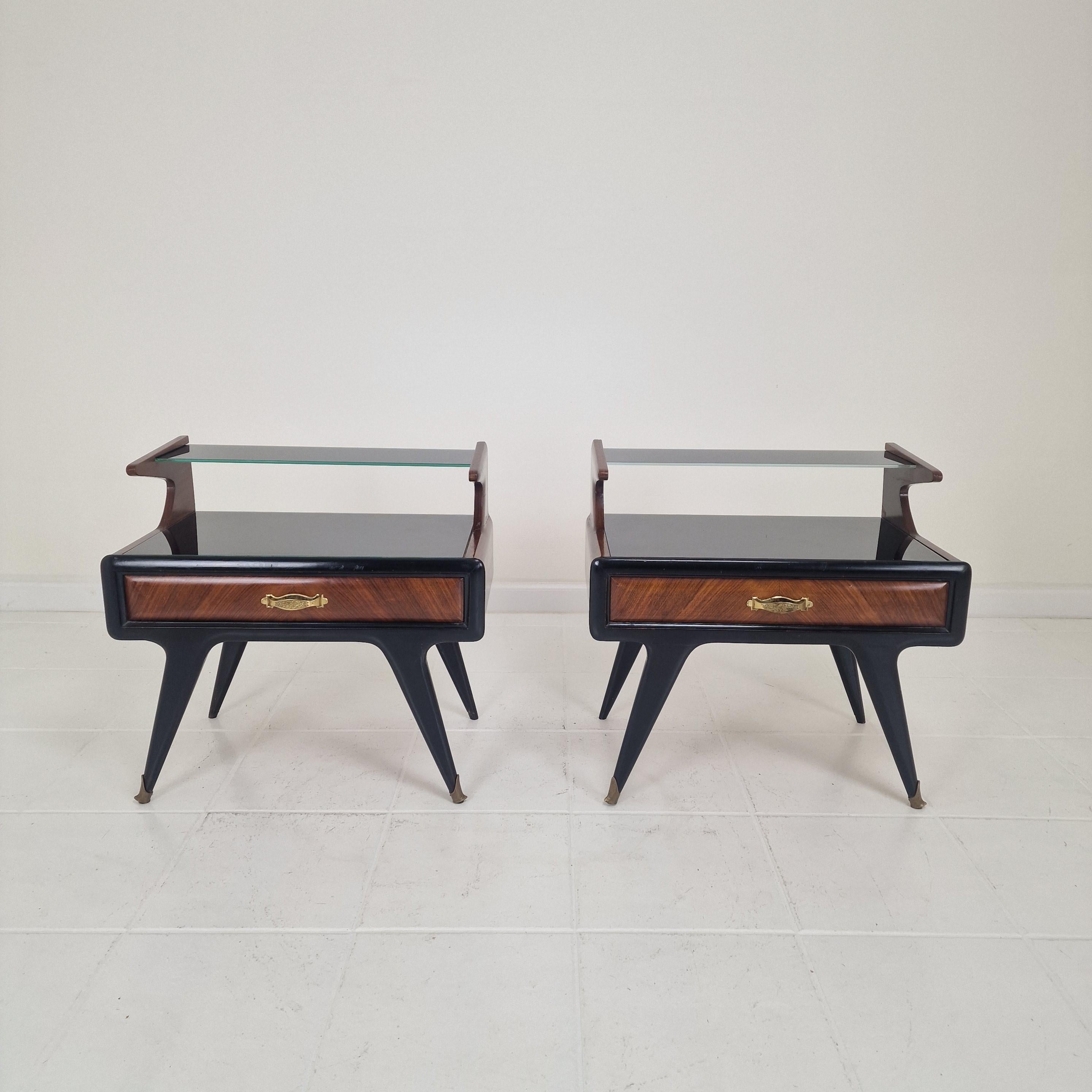 Mid-Century Modern Set of 2 Bedside Tables or Nightstands in the style of Paolo Buffa, Italy 1950's For Sale