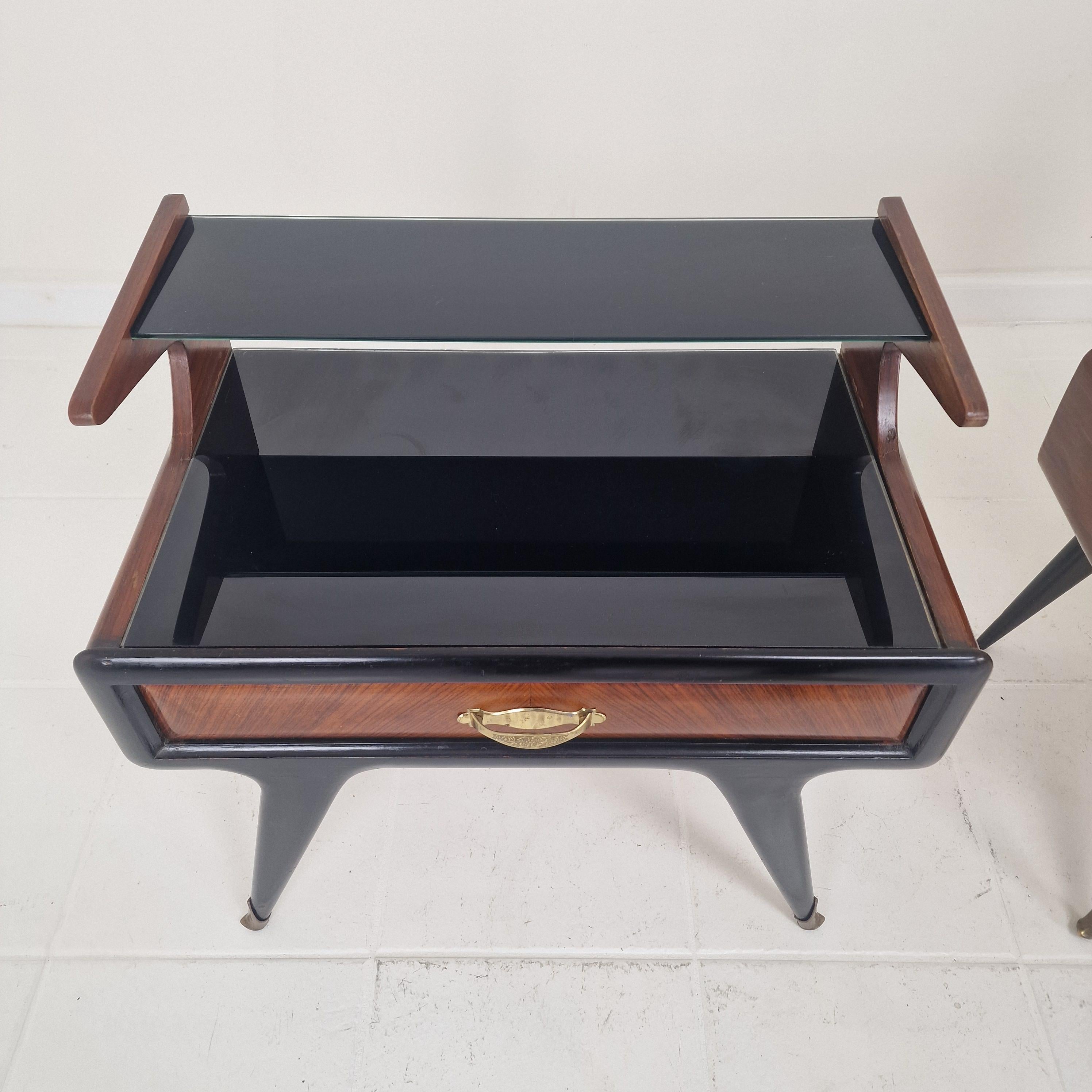 Set of 2 Bedside Tables or Nightstands in the style of Paolo Buffa, Italy 1950's For Sale 1