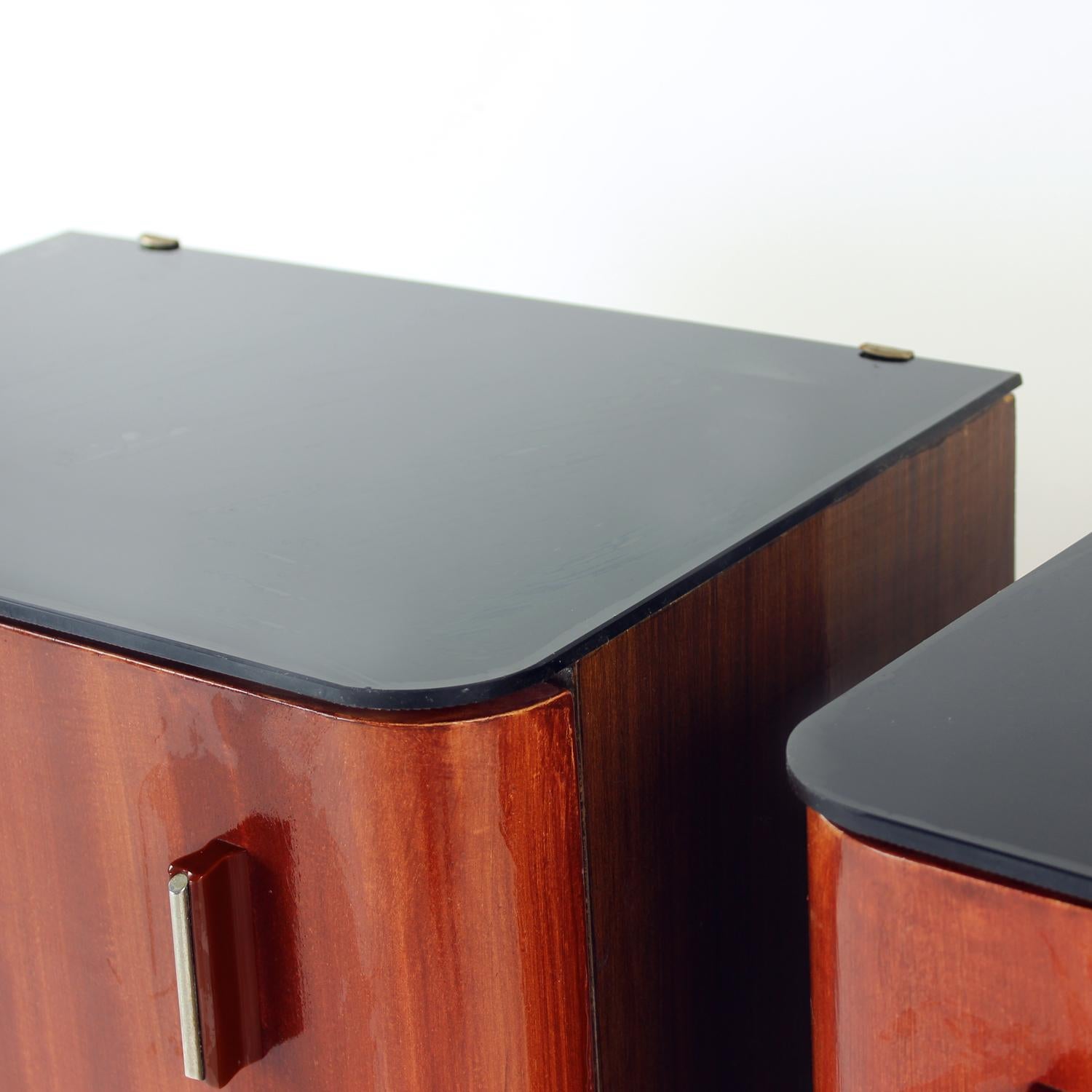 Set Of 2 Bedside Tables With Black Glass, Czechoslovakia 1960s In Good Condition For Sale In Zohor, SK