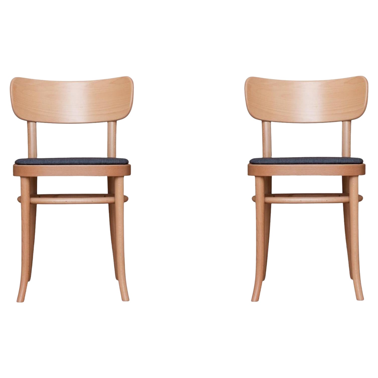 Lot de 2 chaises MZO en bois de hêtre avec assise tapissée en Kvadrat noir par Mazo Design