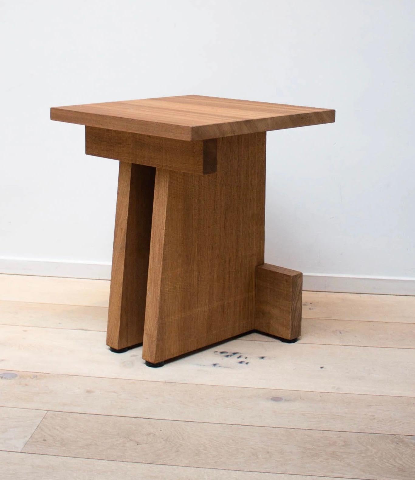 2er Set belgischer brutalistischer Hocker/Leuchter aus massivem Ayous-Holz im Zustand „Neu“ im Angebot in Bonita Springs, FL