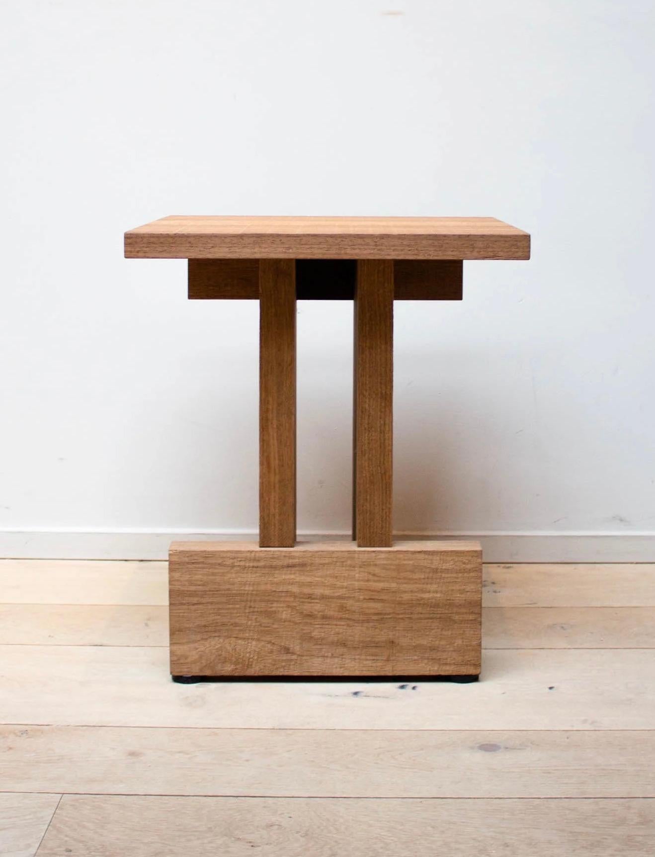 2er Set belgischer brutalistischer Hocker/Leuchter aus massivem Ayous-Holz im Angebot 1