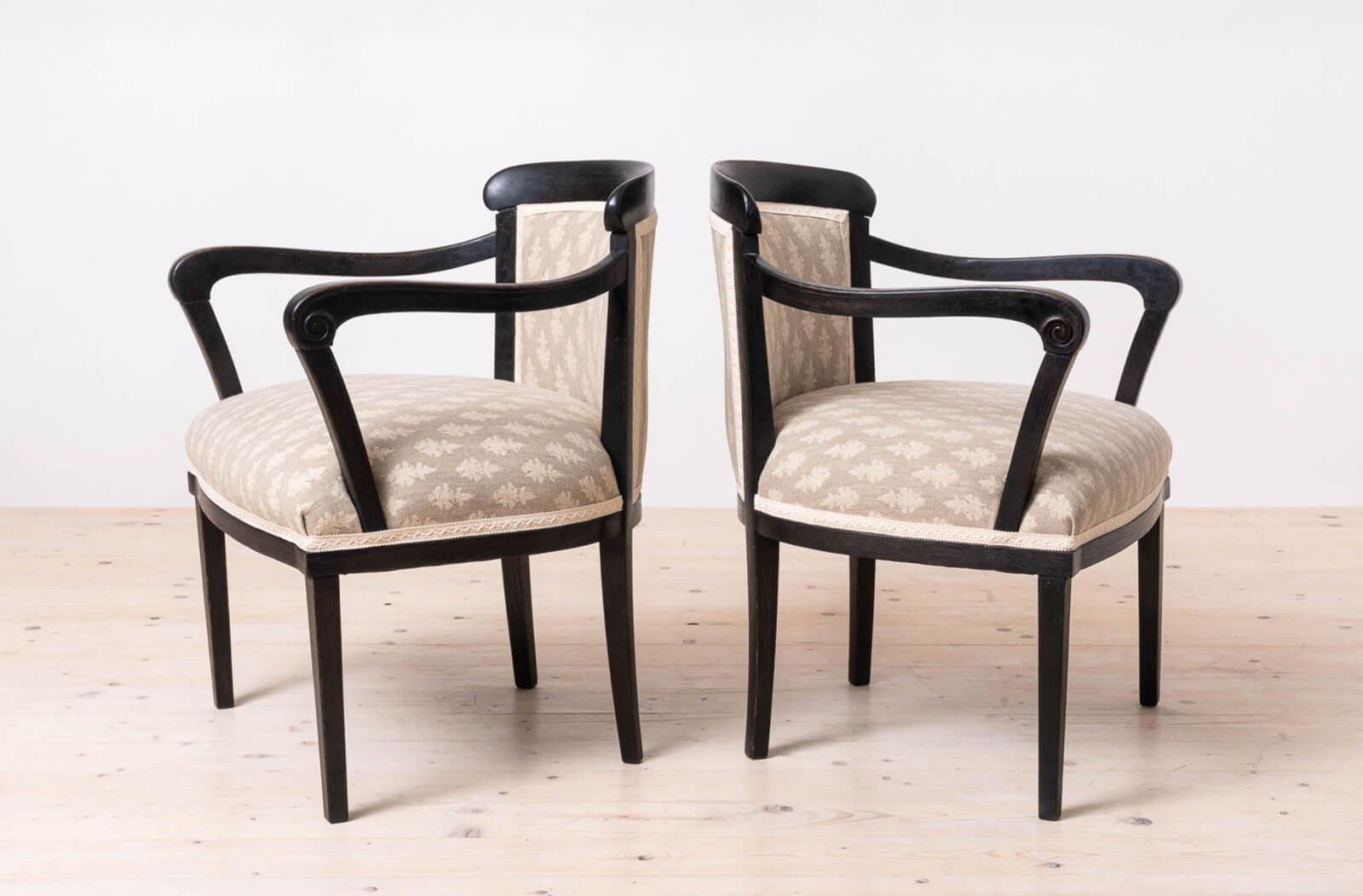 2er Set Biedermeier Sessel im rustikalen, ländlichen Stil, Österreich, um 1850 (Österreichisch) im Angebot