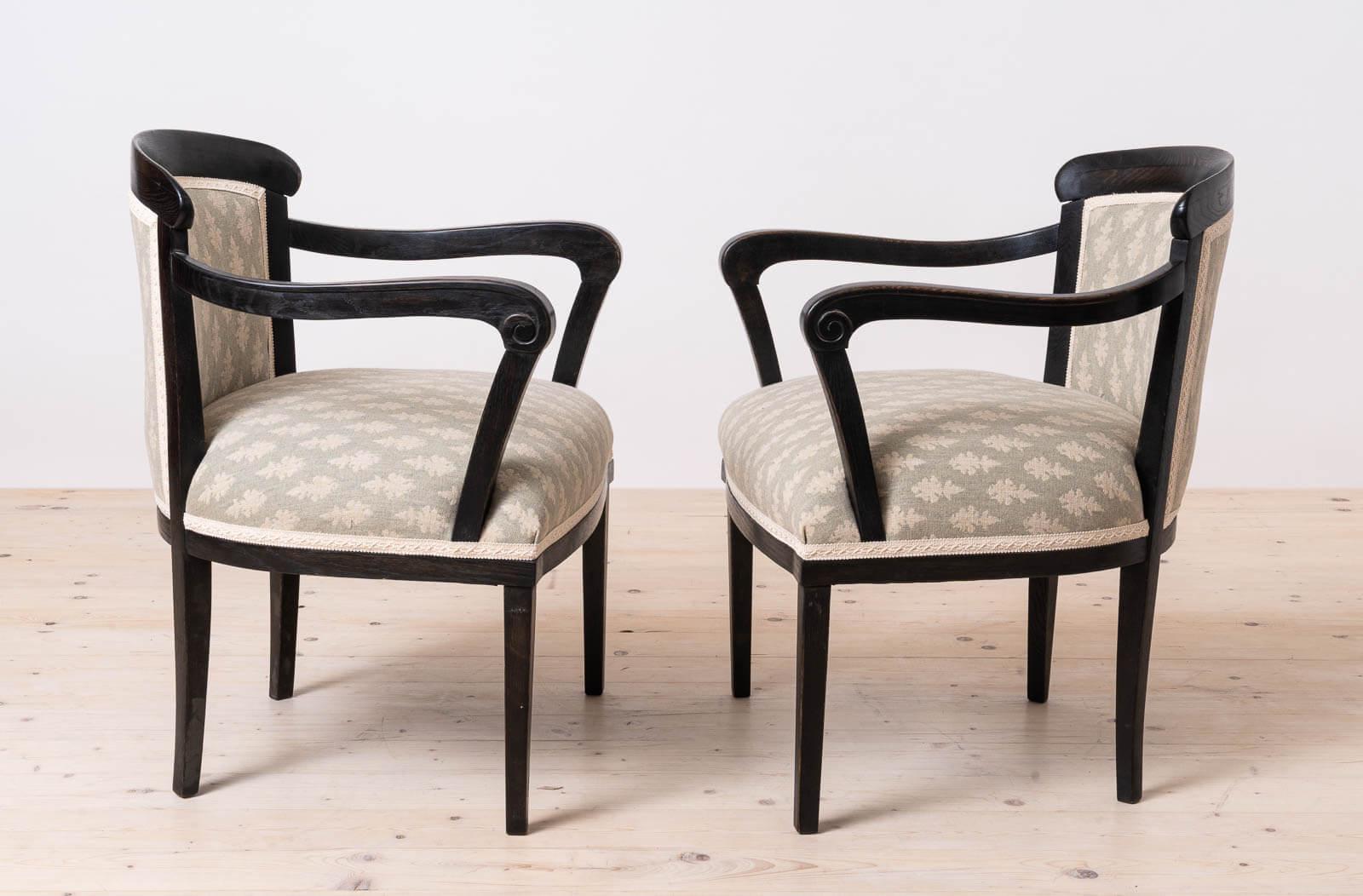 2er Set Biedermeier Sessel im rustikalen, ländlichen Stil, Österreich, um 1850 (Österreichisch) im Angebot
