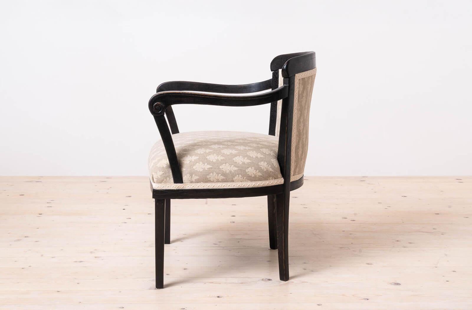 2er Set Biedermeier Sessel im rustikalen, ländlichen Stil, Österreich, um 1850 (19. Jahrhundert) im Angebot