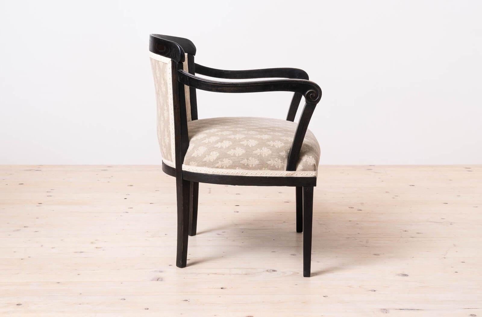 2er Set Biedermeier Sessel im rustikalen, ländlichen Stil, Österreich, um 1850 im Angebot 1