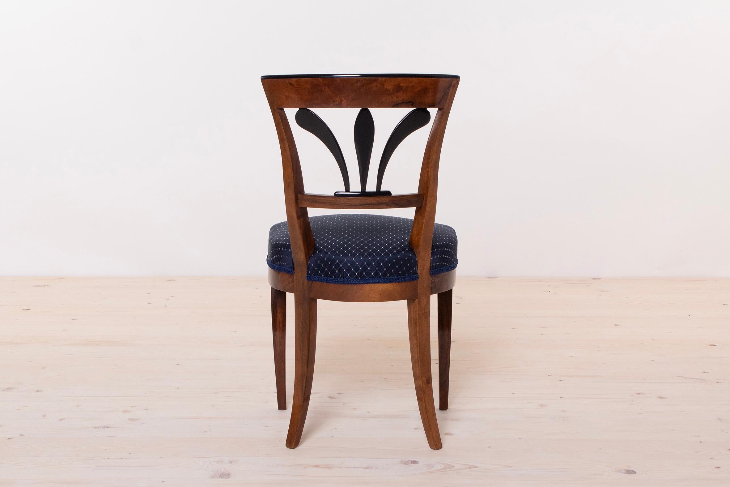 Set of 2 Biedermeier Walnut Chairs, Germany, 19th Century For Sale 6