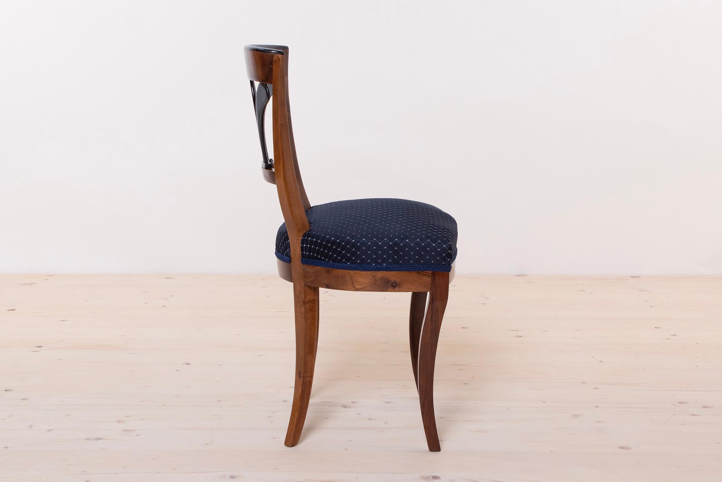 Set of 2 Biedermeier Walnut Chairs, Germany, 19th Century For Sale 8