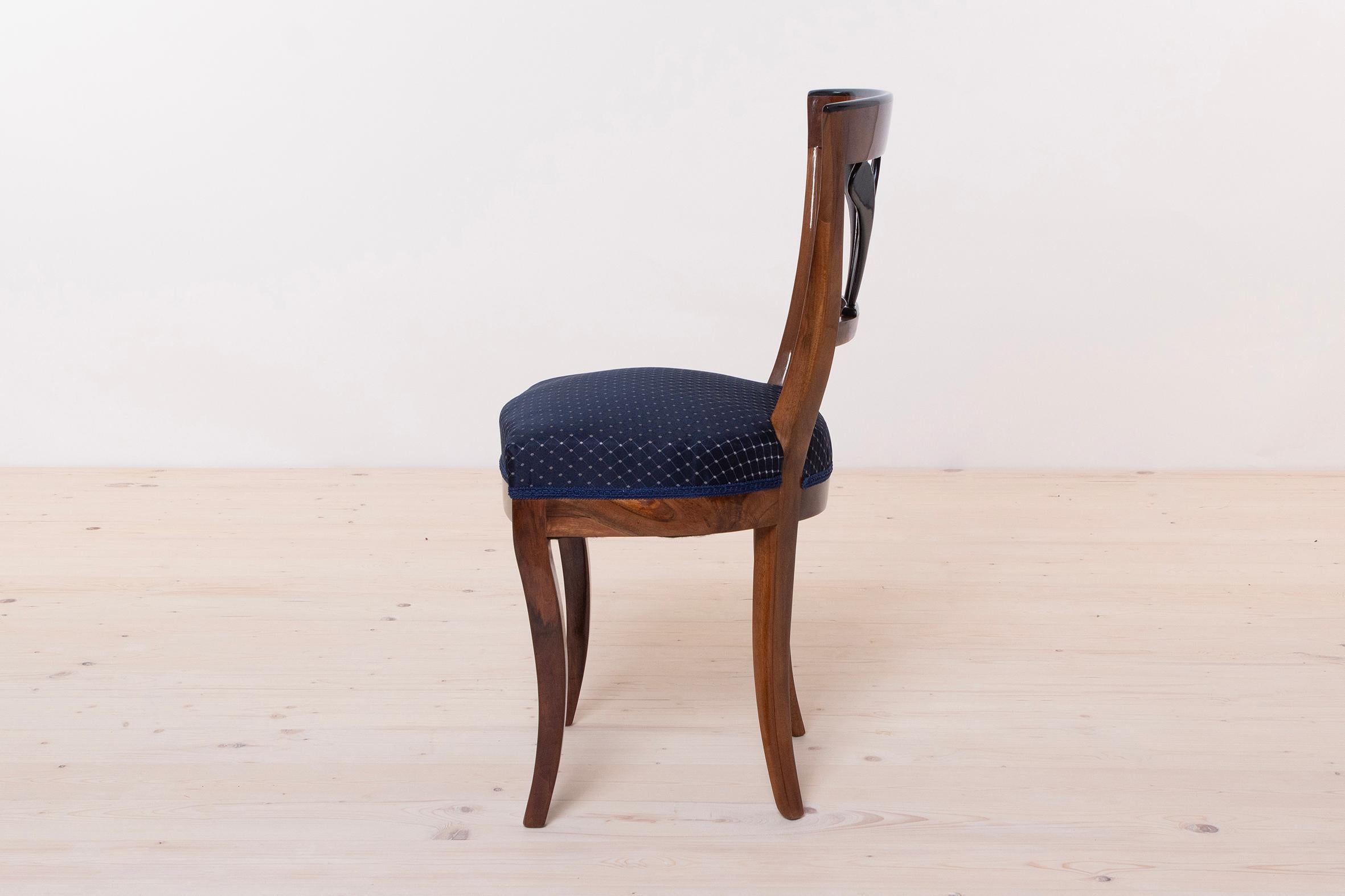 Set of 2 Biedermeier Walnut Chairs, Germany, 19th Century For Sale 4
