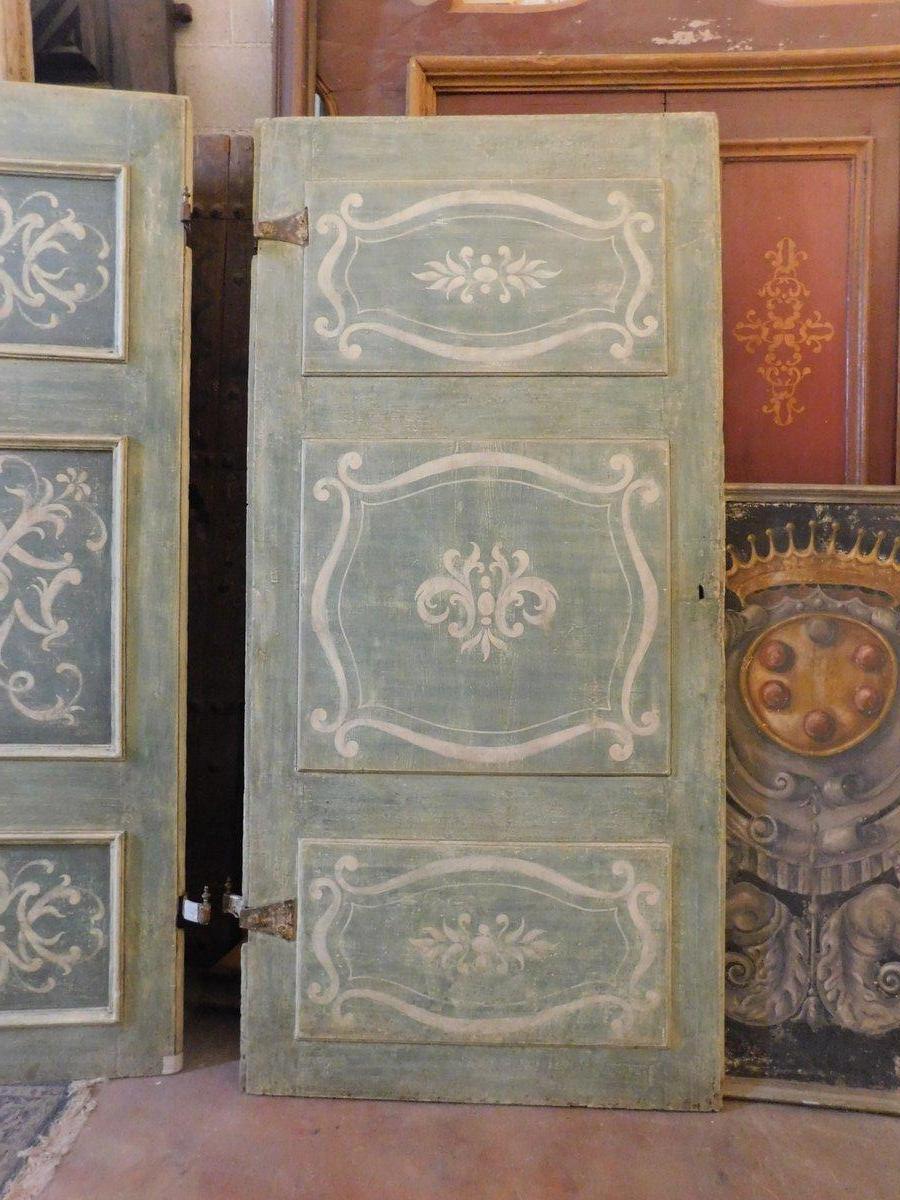 juego de 2 grandes puertas de interior, ricamente pintadas con marco y sobrepuerta, Italia en venta 3