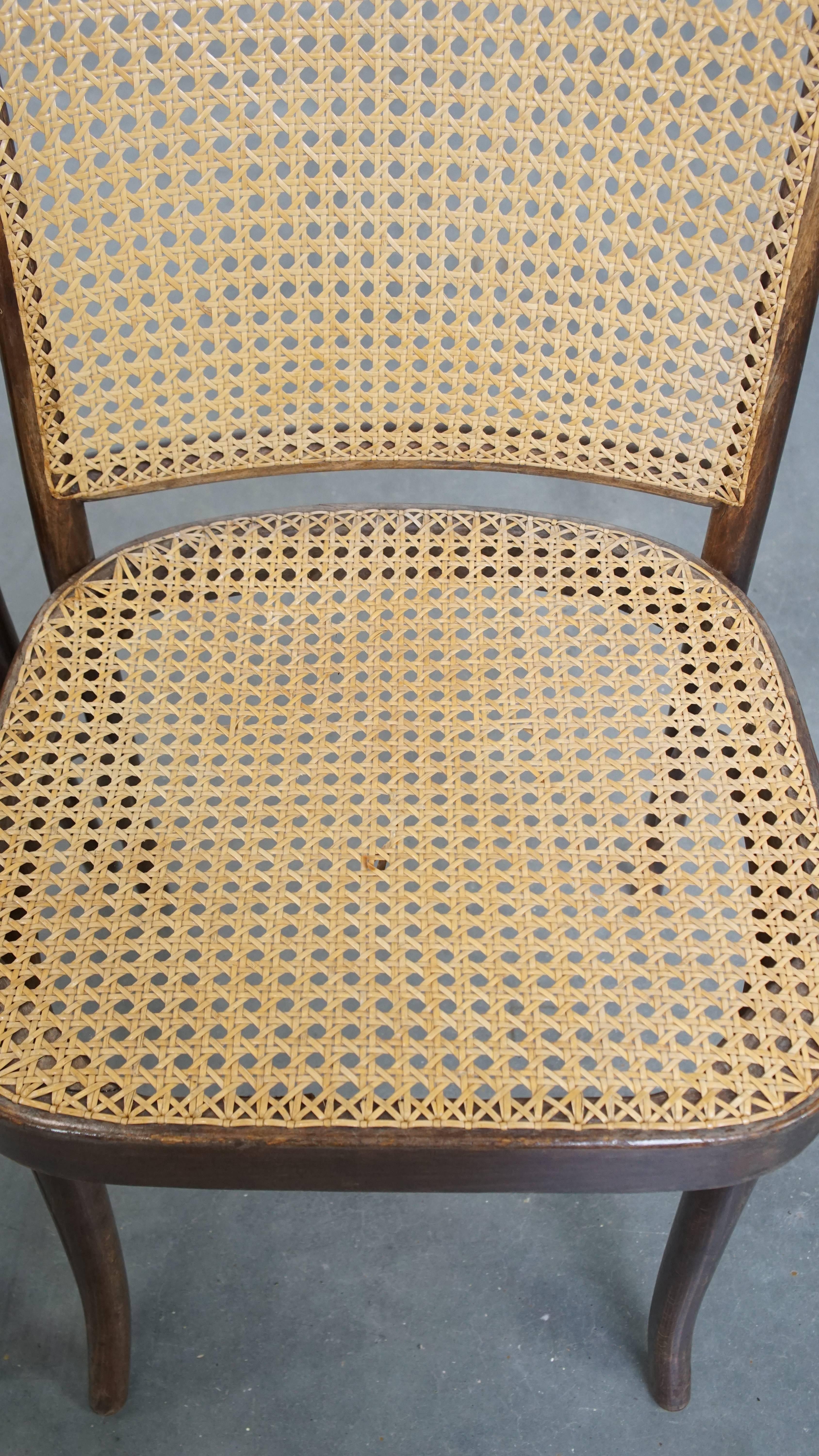 Juego de 2 Sillas Bistro con Estructura de Madera siglo XX en venta