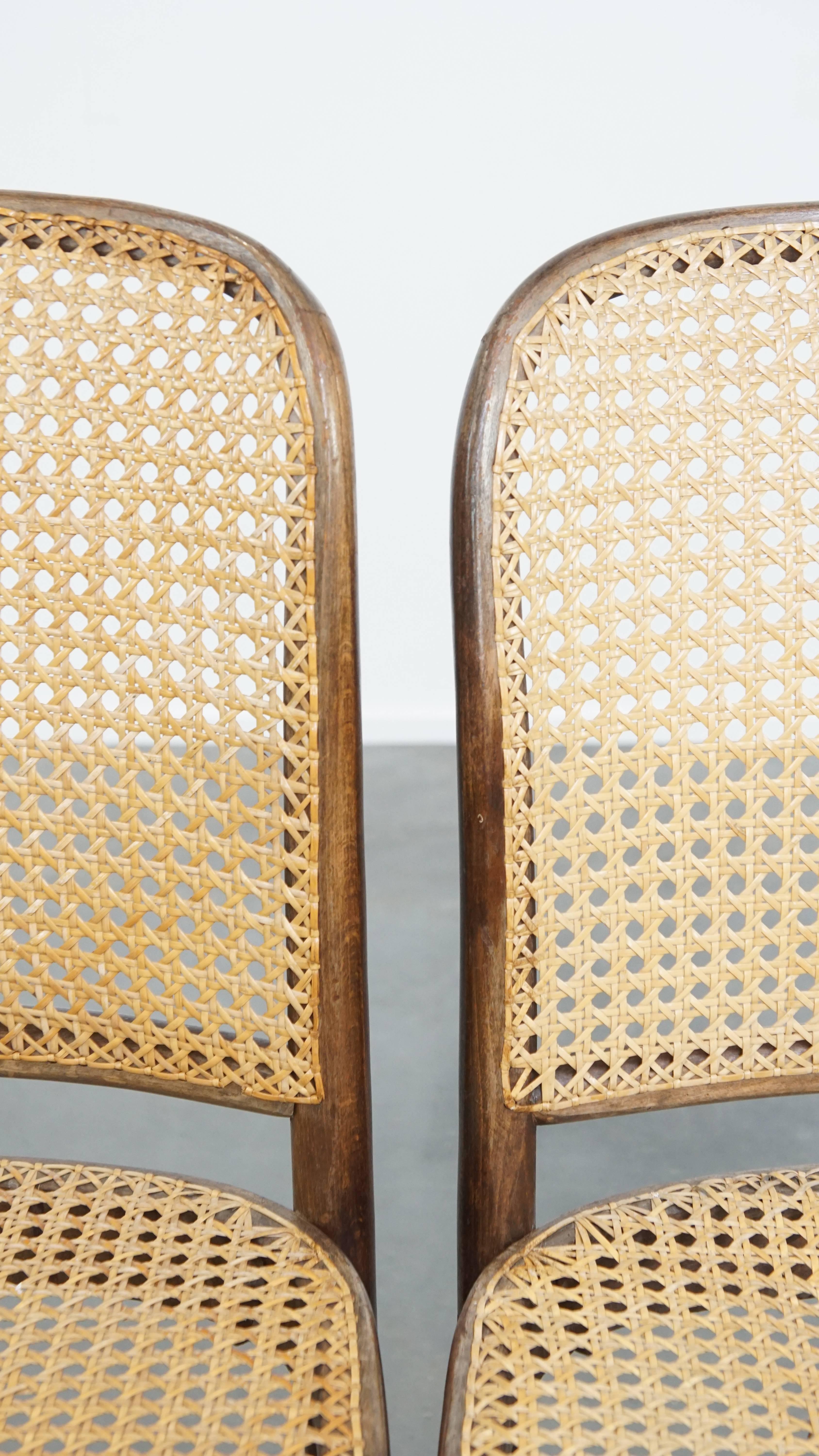 Juego de 2 Sillas Bistro con Estructura de Madera Ratán en venta