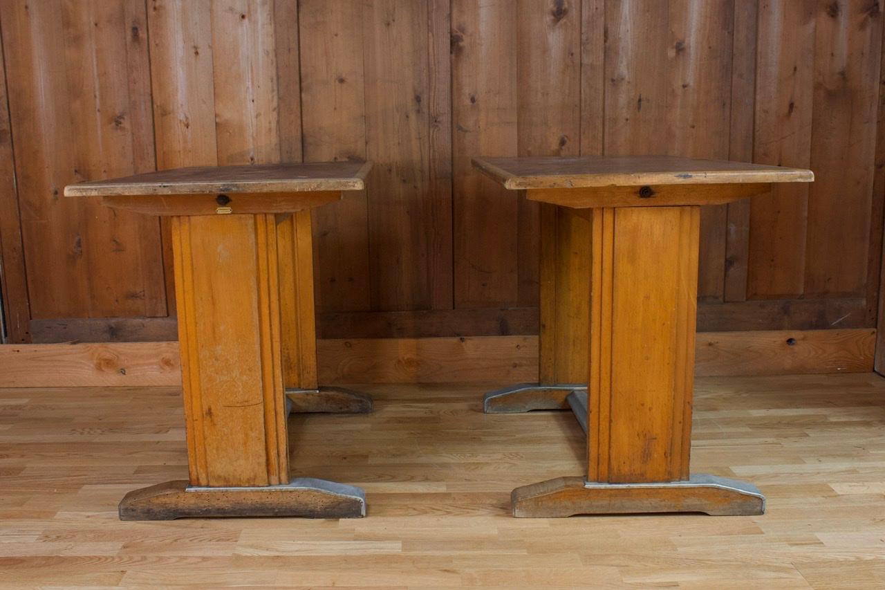 Originals Industrial style tables made of wood and iron.
These two bistro tables come from the famous Baumann factory in the 1970s.
Bistro-style tables. Bar tables.
Can be used as desks, set of offices.
France - 20th
Vintage, Industrial and