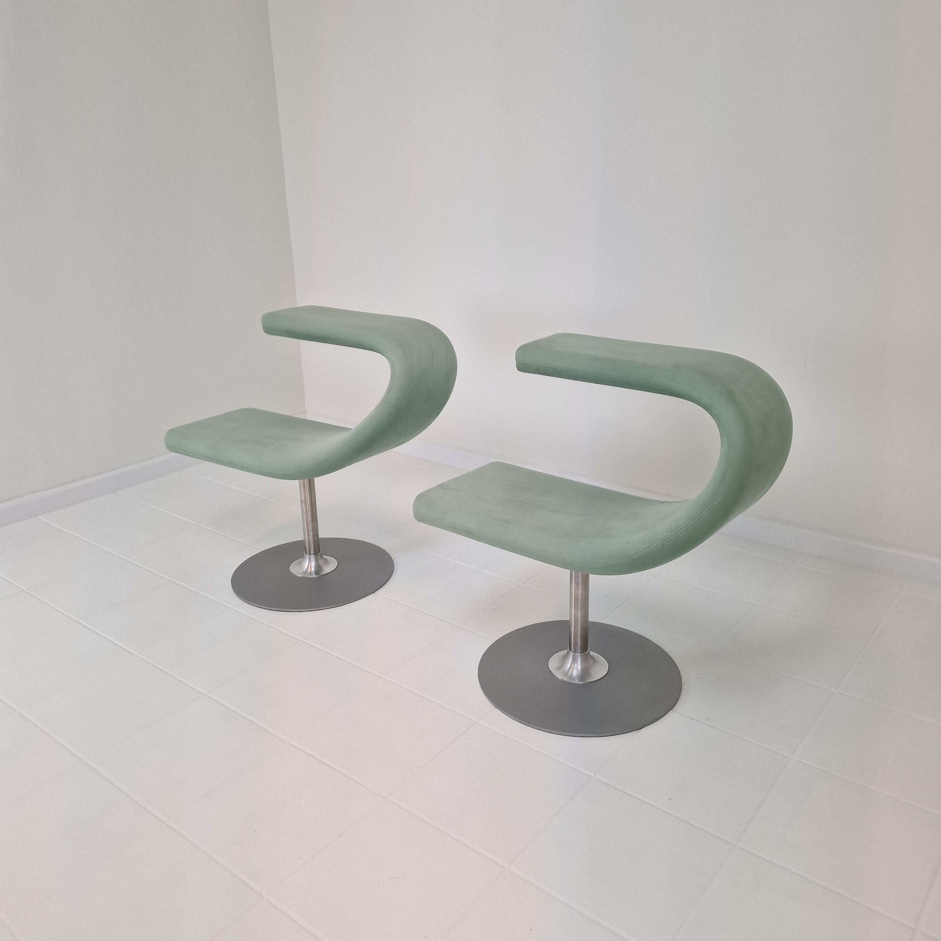 Ensemble de 2 chaises pivotantes Bla Station Innovation C de Fredrik Mattson, Suède Bon état - En vente à Oud Beijerland, NL