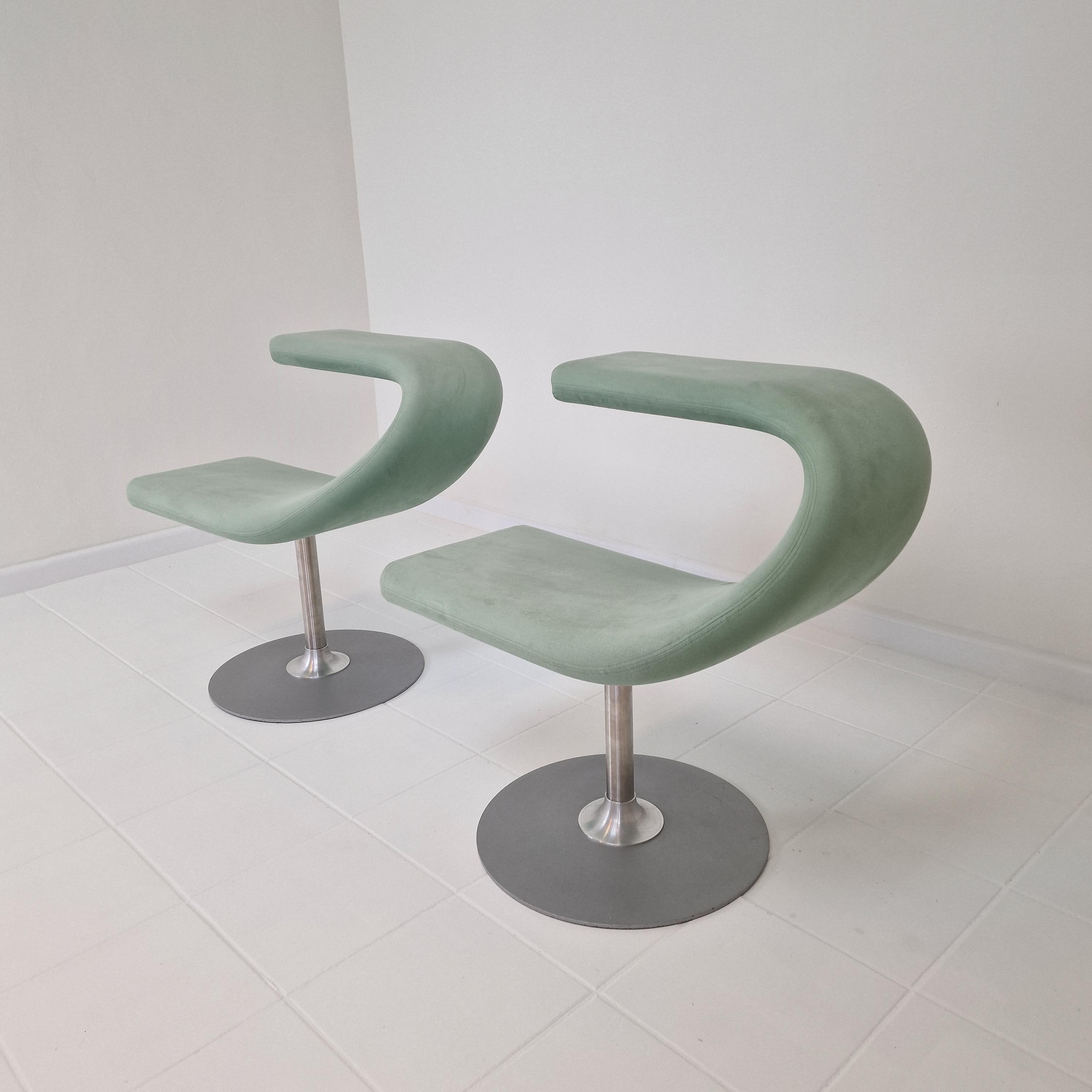 Ensemble de 2 chaises pivotantes Bla Station Innovation C de Fredrik Mattson, Suède en vente 1