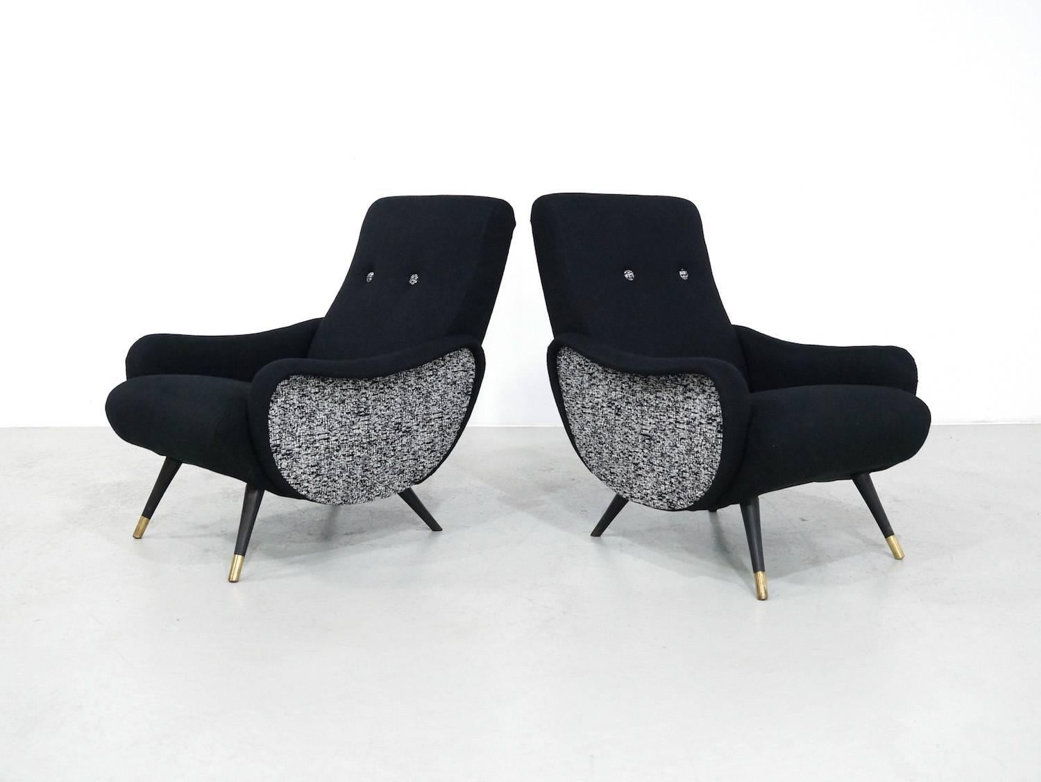 Set of Two Black 1950s Easy Chairs Italian Style In Excellent Condition For Sale In 's Heer Arendskerke, NL