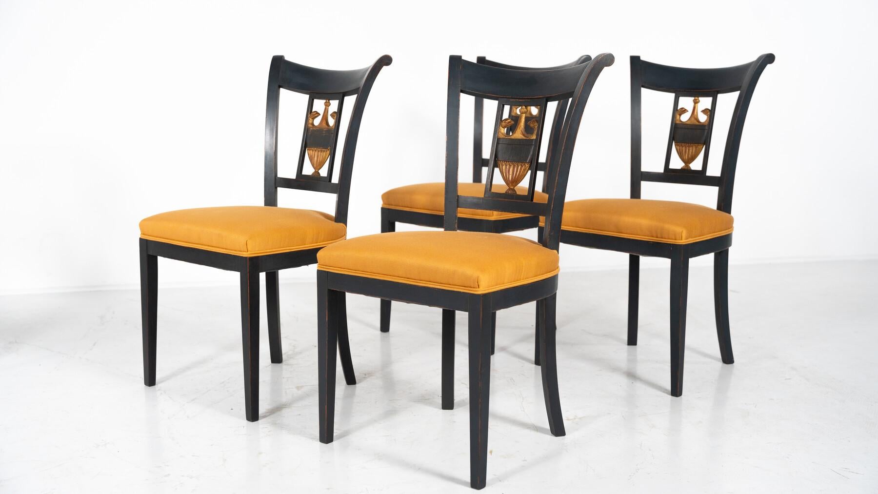 Set di 2 poltrone e 4 sedie in nero e oro, stile Impero in vendita 3