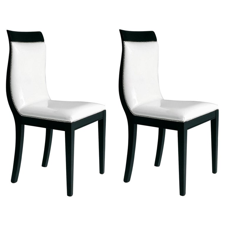 Set of 2 BlackAndWhite Chairs 2 For Sale at 1stDibs