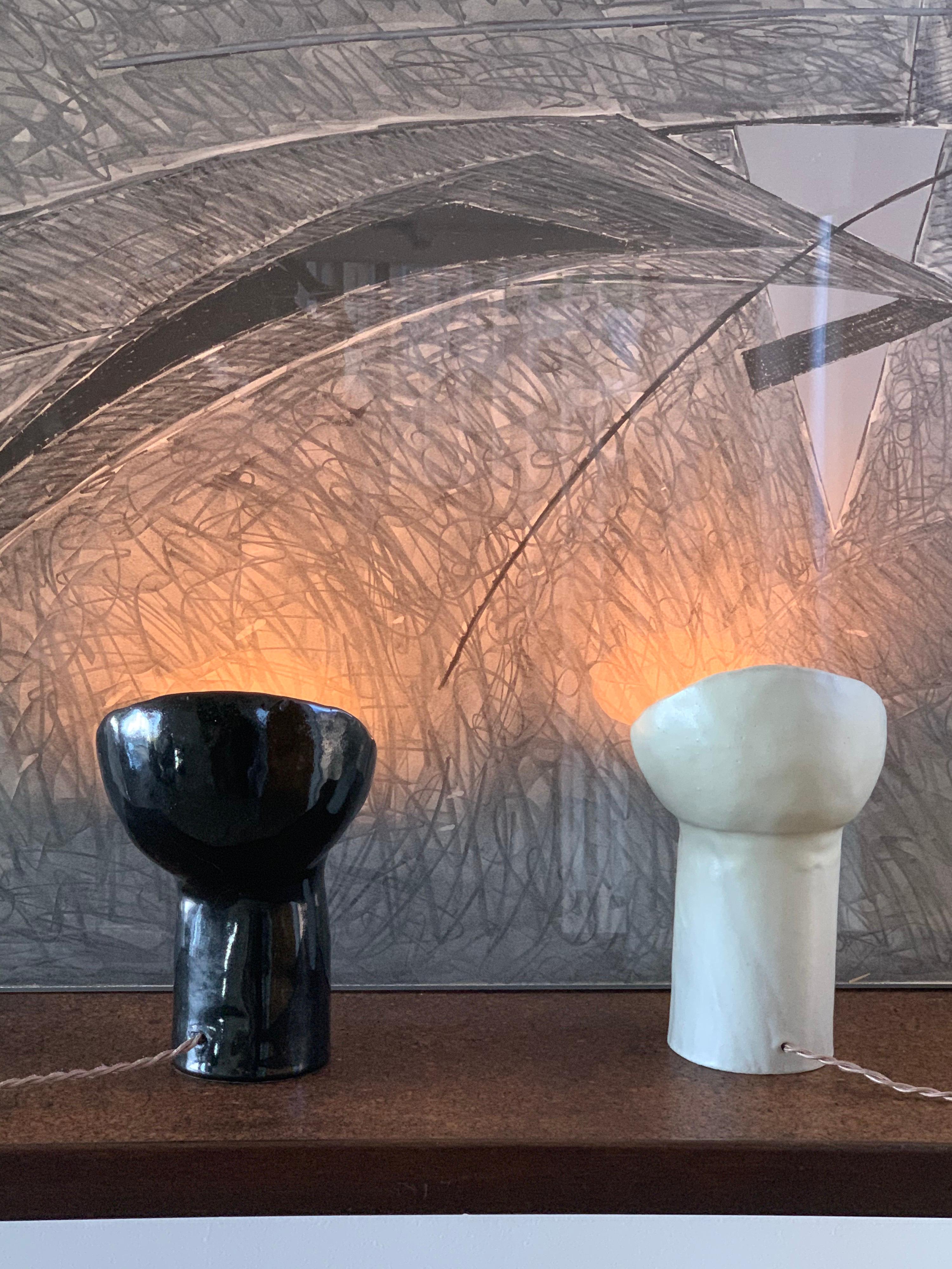 Contemporary Set of 2 Black and White Cyclope Lamps For Sale