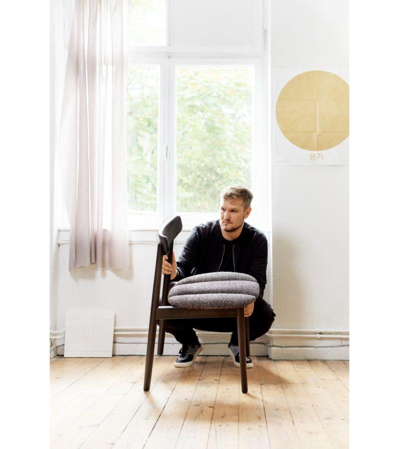 Ensemble de 2 chaises Klee en frêne noir 2 pièces par Sebastian Herkner en vente 5