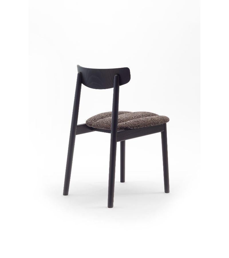 Moderne Ensemble de 2 chaises Klee en frêne noir 2 pièces par Sebastian Herkner en vente
