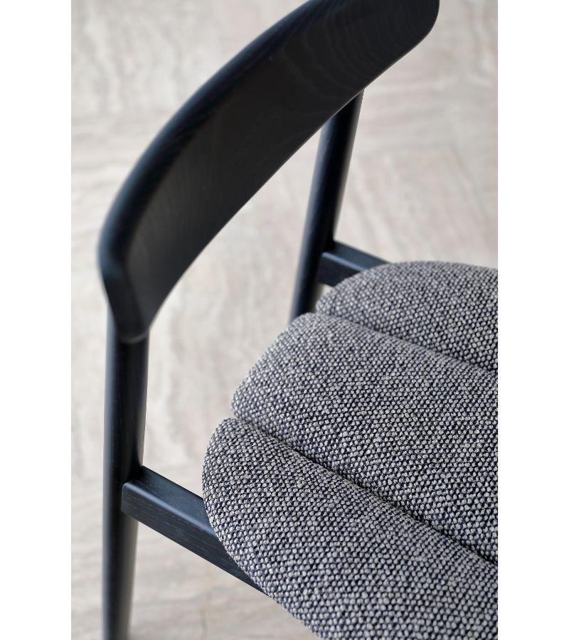 2er-Set Klee-Stühle aus schwarzer Esche, 2er-Set von Sebastian Herkner (Moderne) im Angebot
