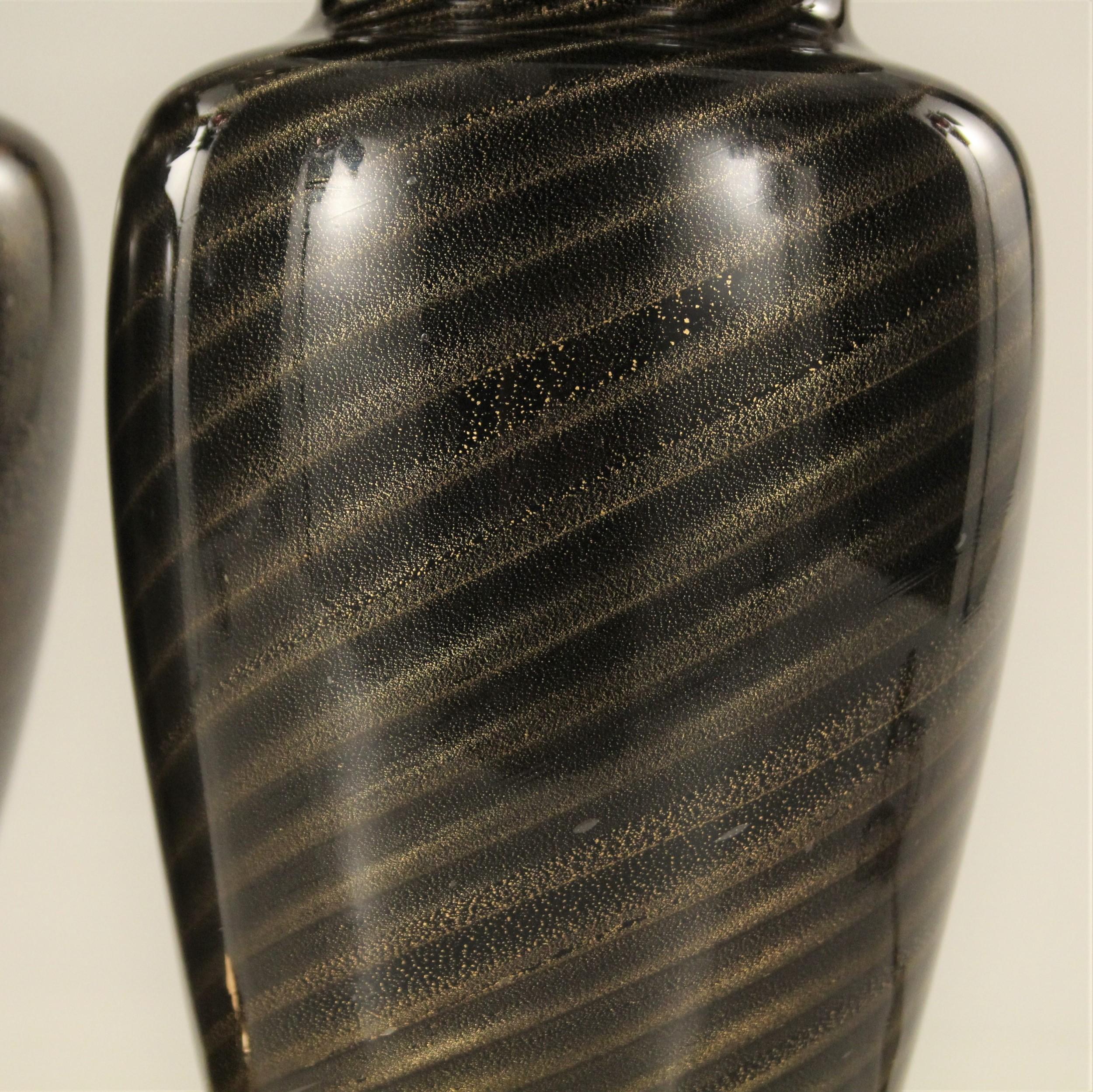 Satz von 2 Lampen aus mundgeblasenem schwarzem Murano-Glas mit Spiraldekor, Italien im Angebot 1