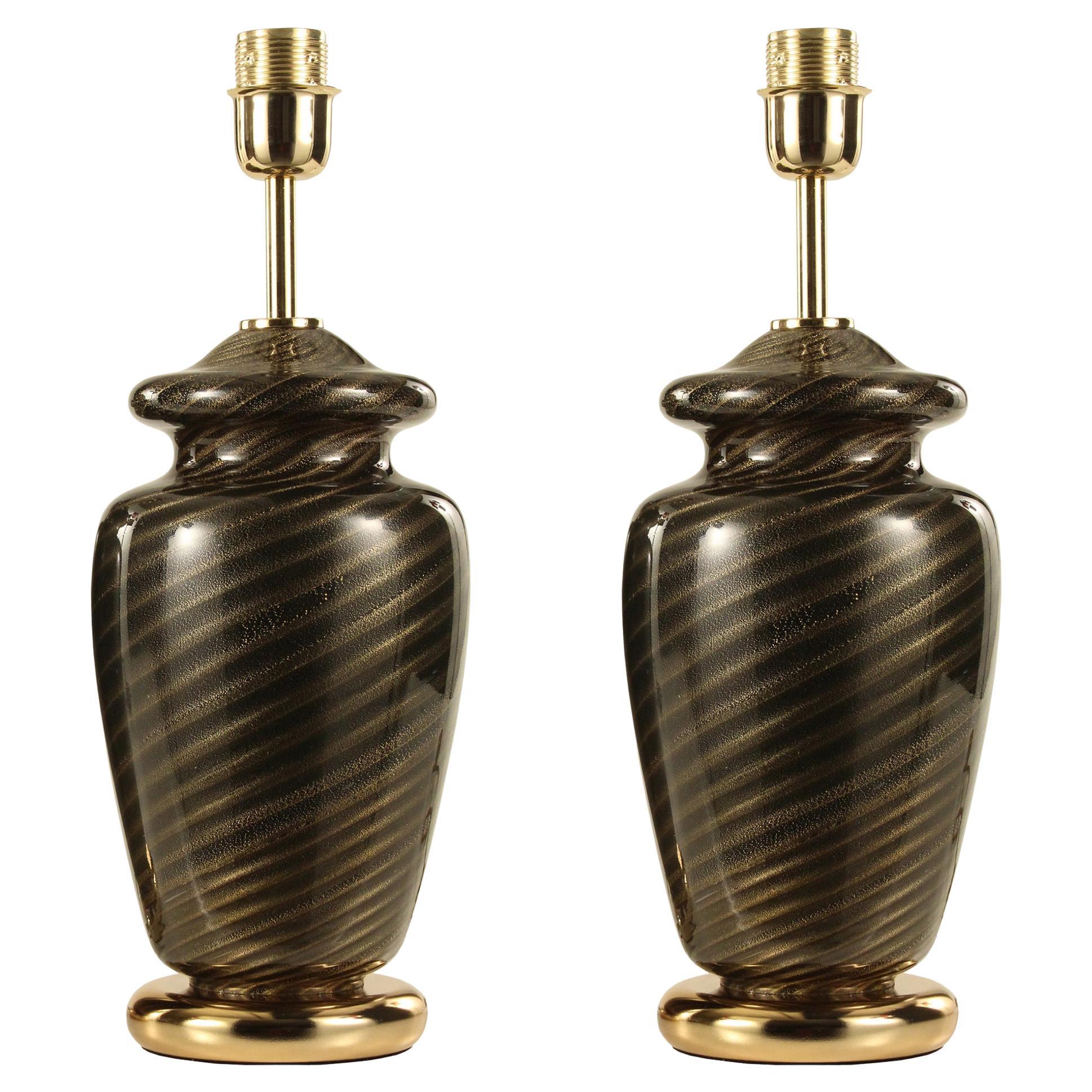 Satz von 2 Lampen aus mundgeblasenem schwarzem Murano-Glas mit Spiraldekor, Italien im Angebot