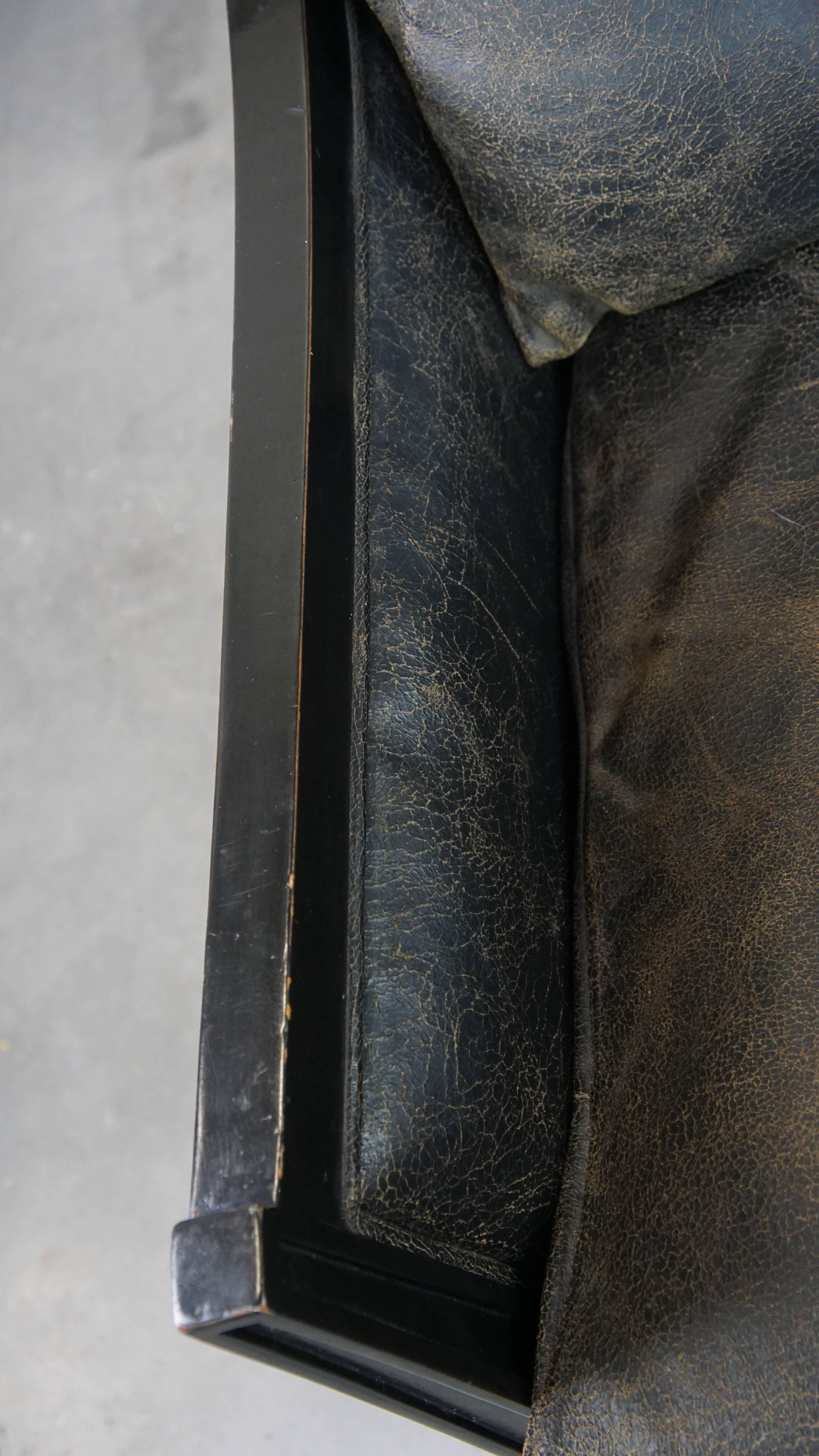 Set of 2 black cowhide leather and wooden armchairs with an Art Deco design For Sale 1