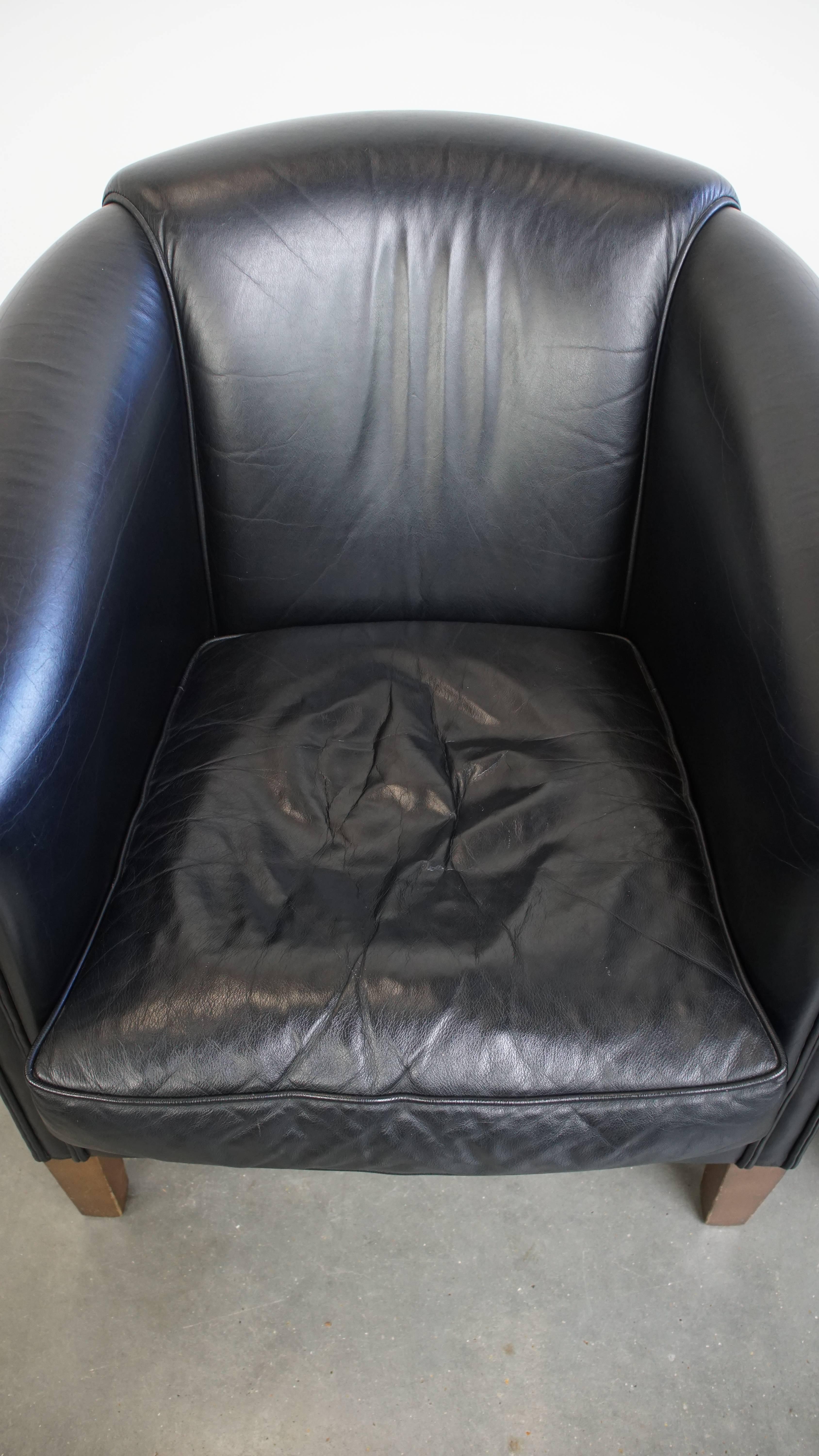 Set of 2 Black Cowhide Leather Club Armchairs in English Style In Good Condition For Sale In Harderwijk, NL