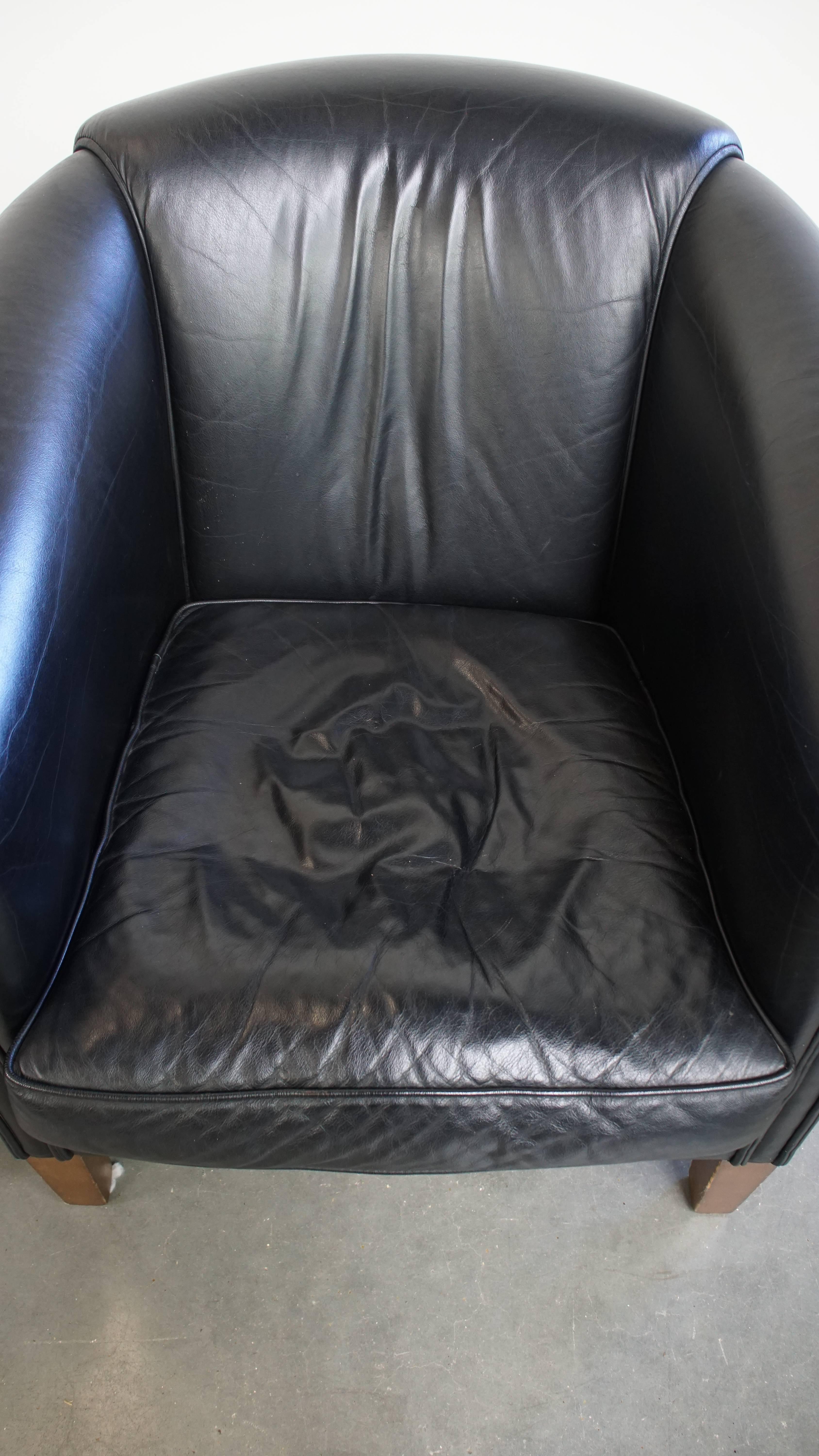 20th Century Set of 2 Black Cowhide Leather Club Armchairs in English Style For Sale