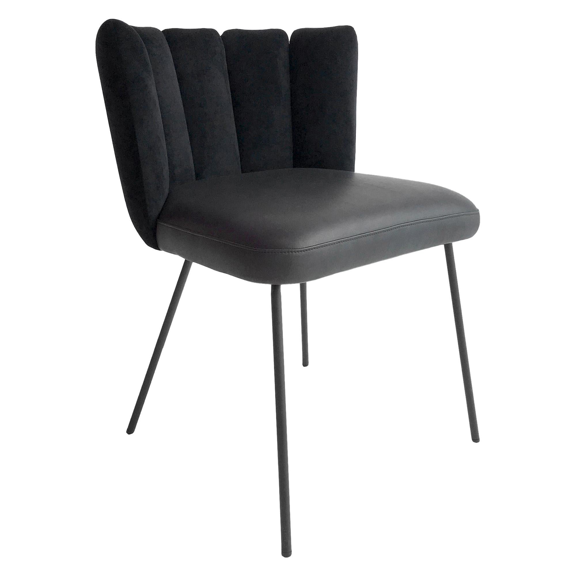 Moderne En stock à Los Angeles, ensemble de 2 chaises de salle à manger en velours Gaia noir (5 dossiers) en vente